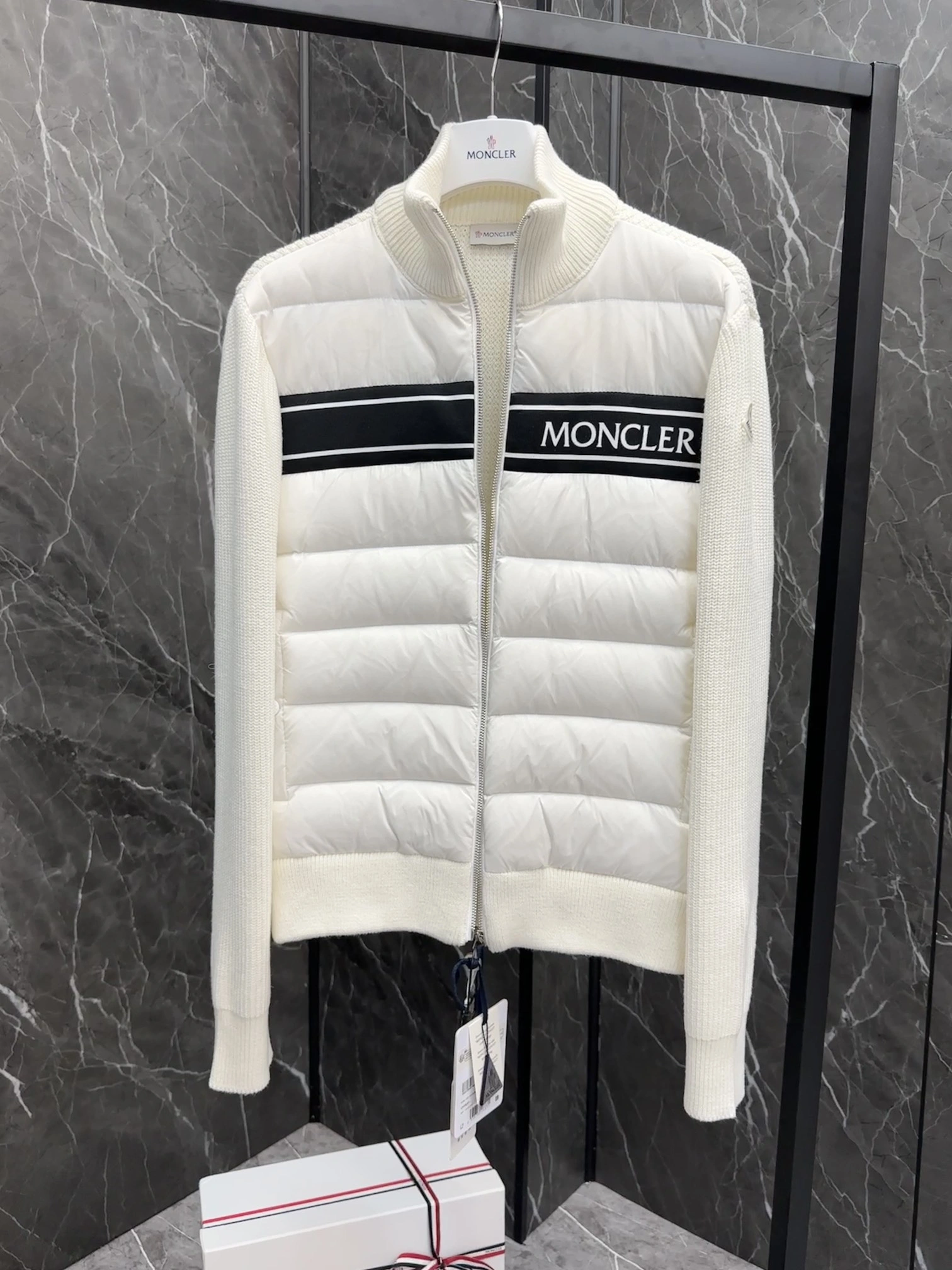 Moncler Down Jackets ModernLook 146463