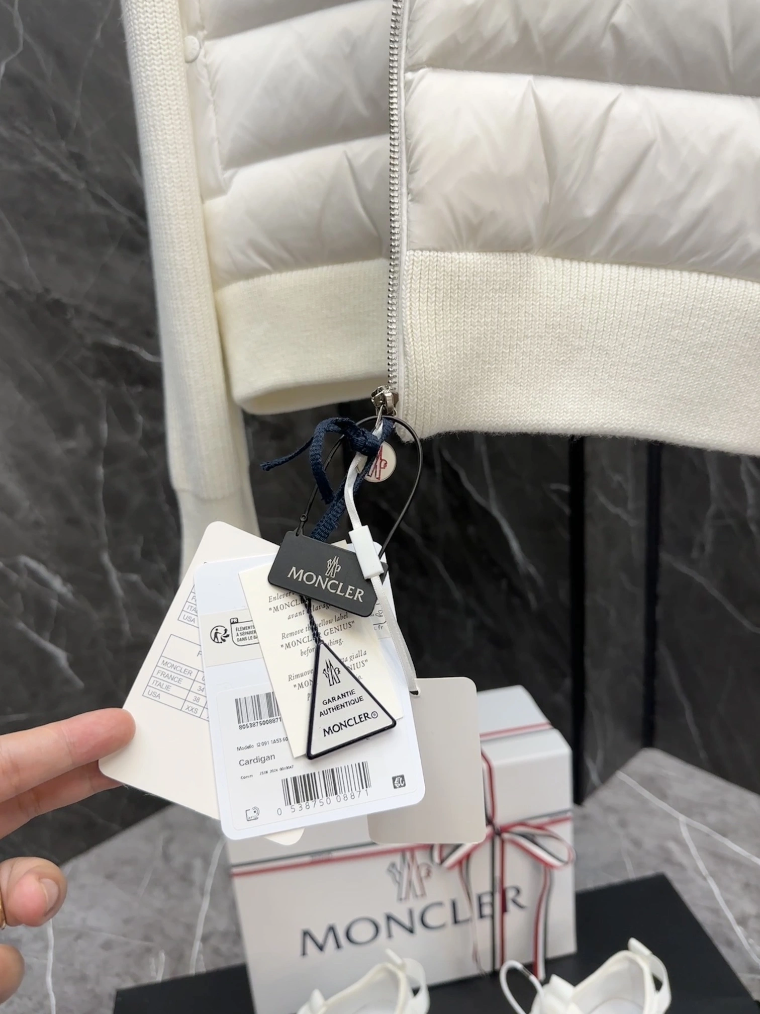 Moncler Down Jackets ModernLook 146463