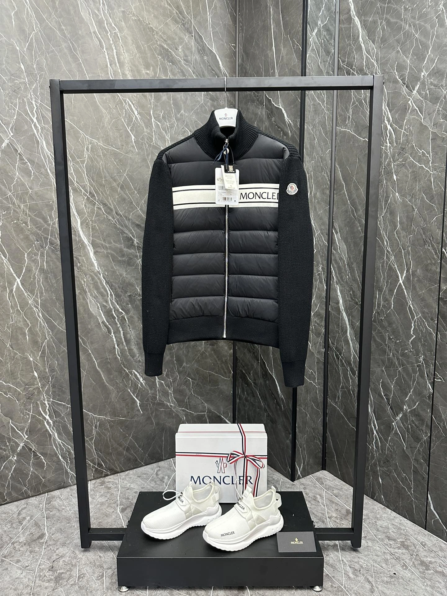 MultiPurpose Moncler Down Jackets 146467