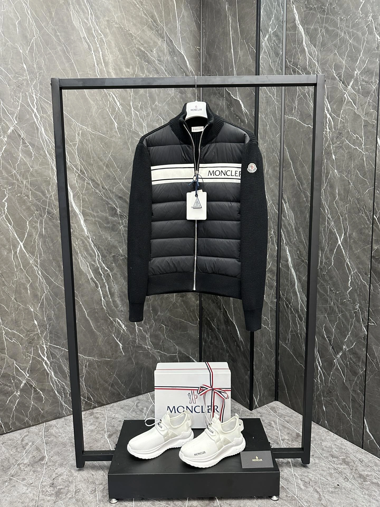 MultiPurpose Moncler Down Jackets 146467