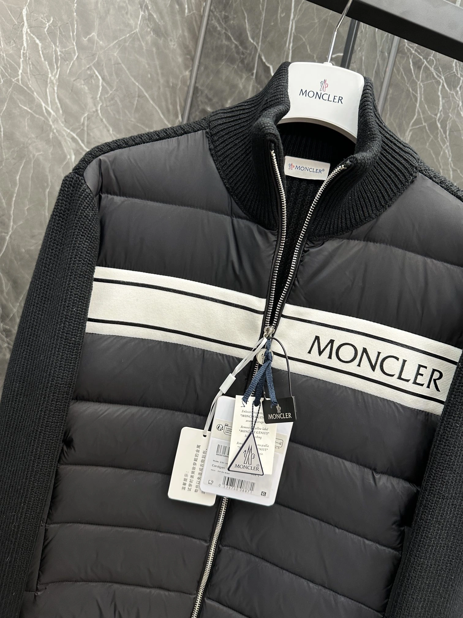 MultiPurpose Moncler Down Jackets 146467