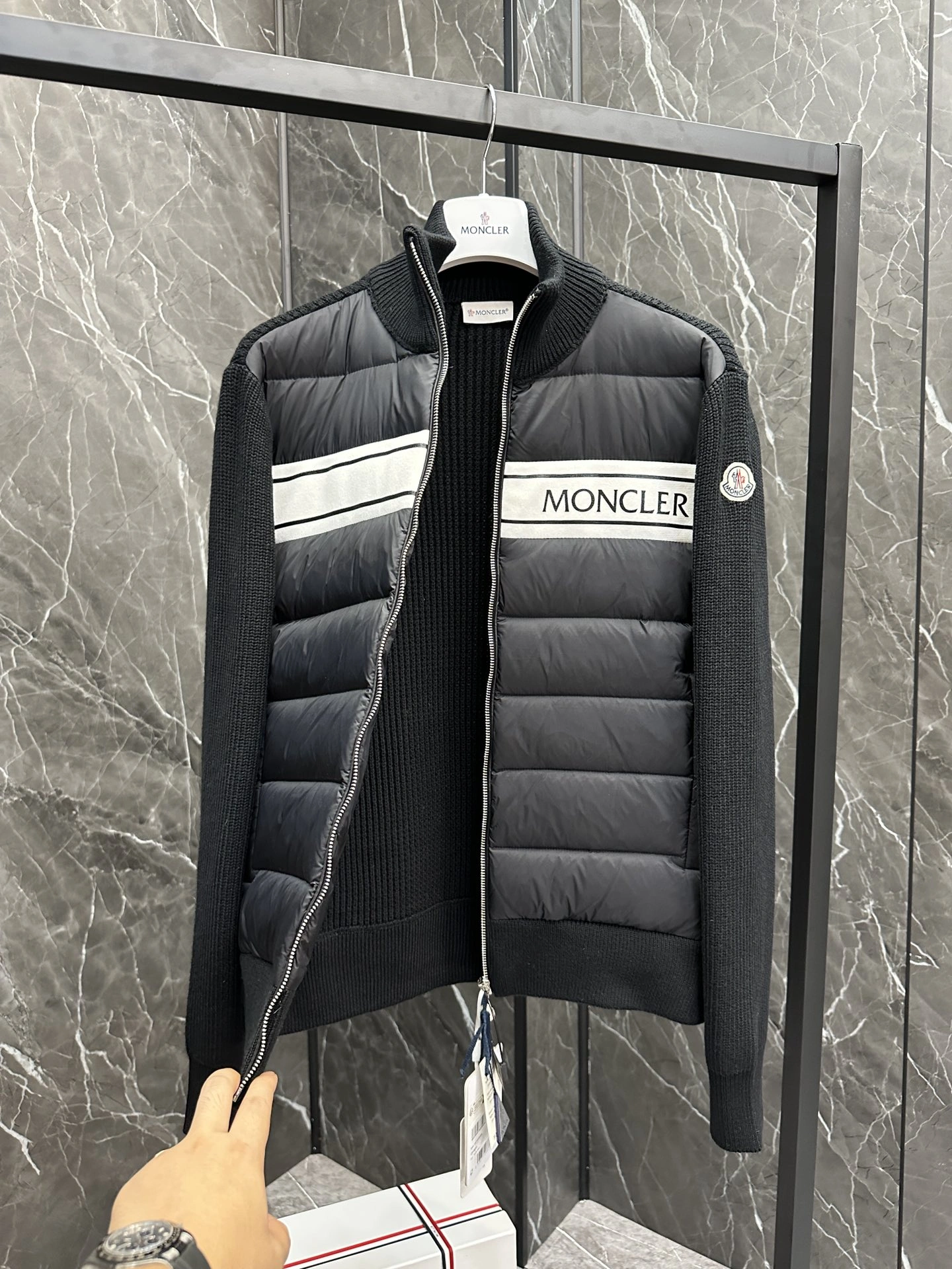MultiPurpose Moncler Down Jackets 146467