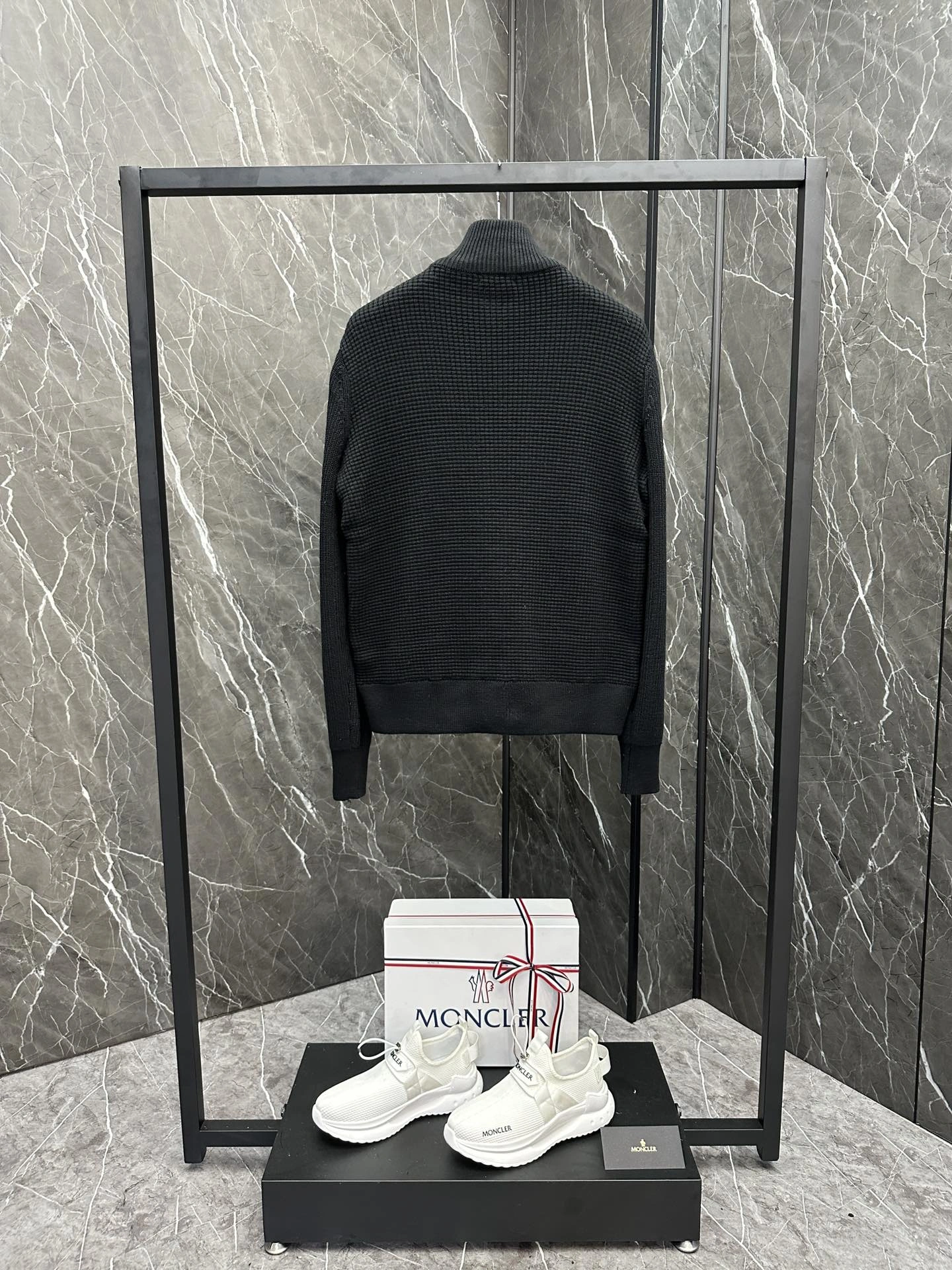 MultiPurpose Moncler Down Jackets 146467