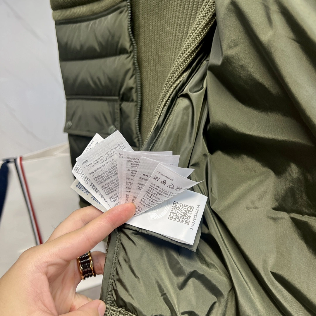 Moncler Down Jackets Durable 146459