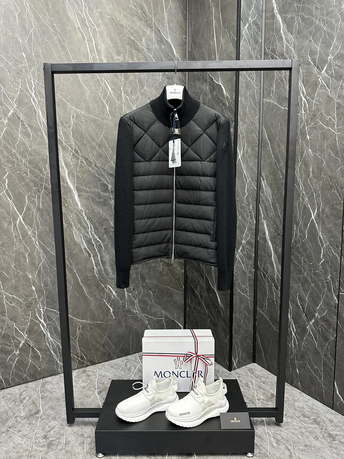 Sleek Moncler Down Jackets 146442