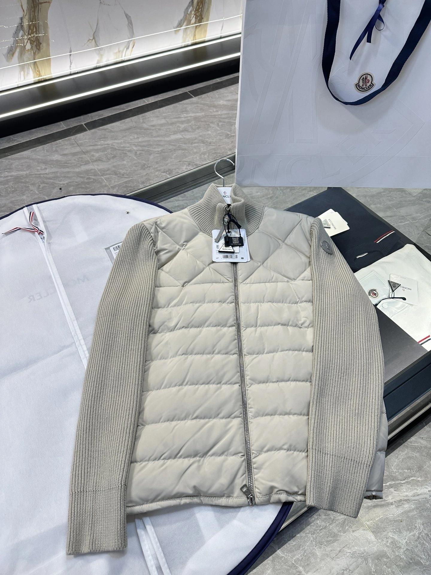 Moncler Down Jackets WellDesigned 146462