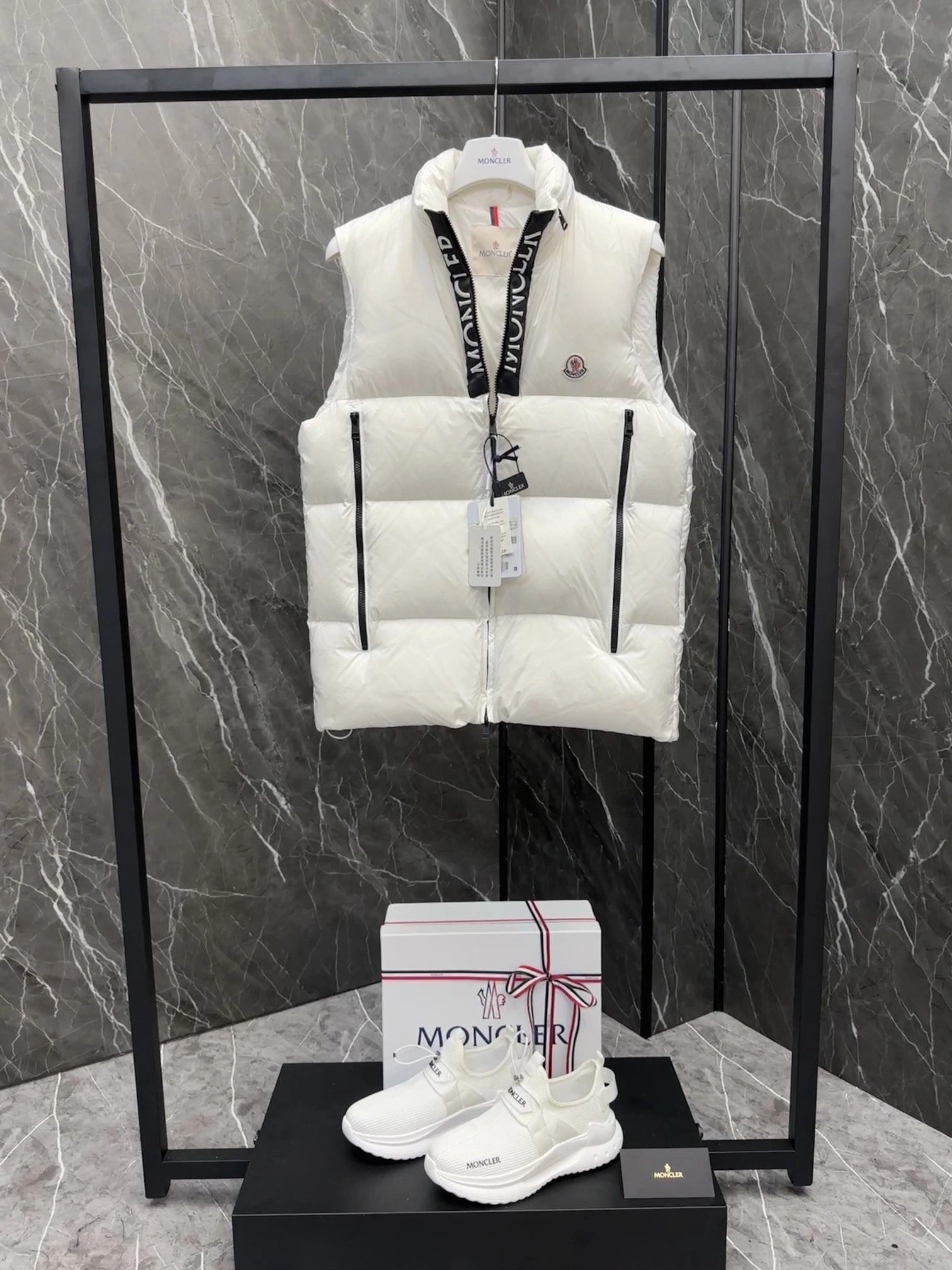 Moncler Down Jackets Timeless 146464