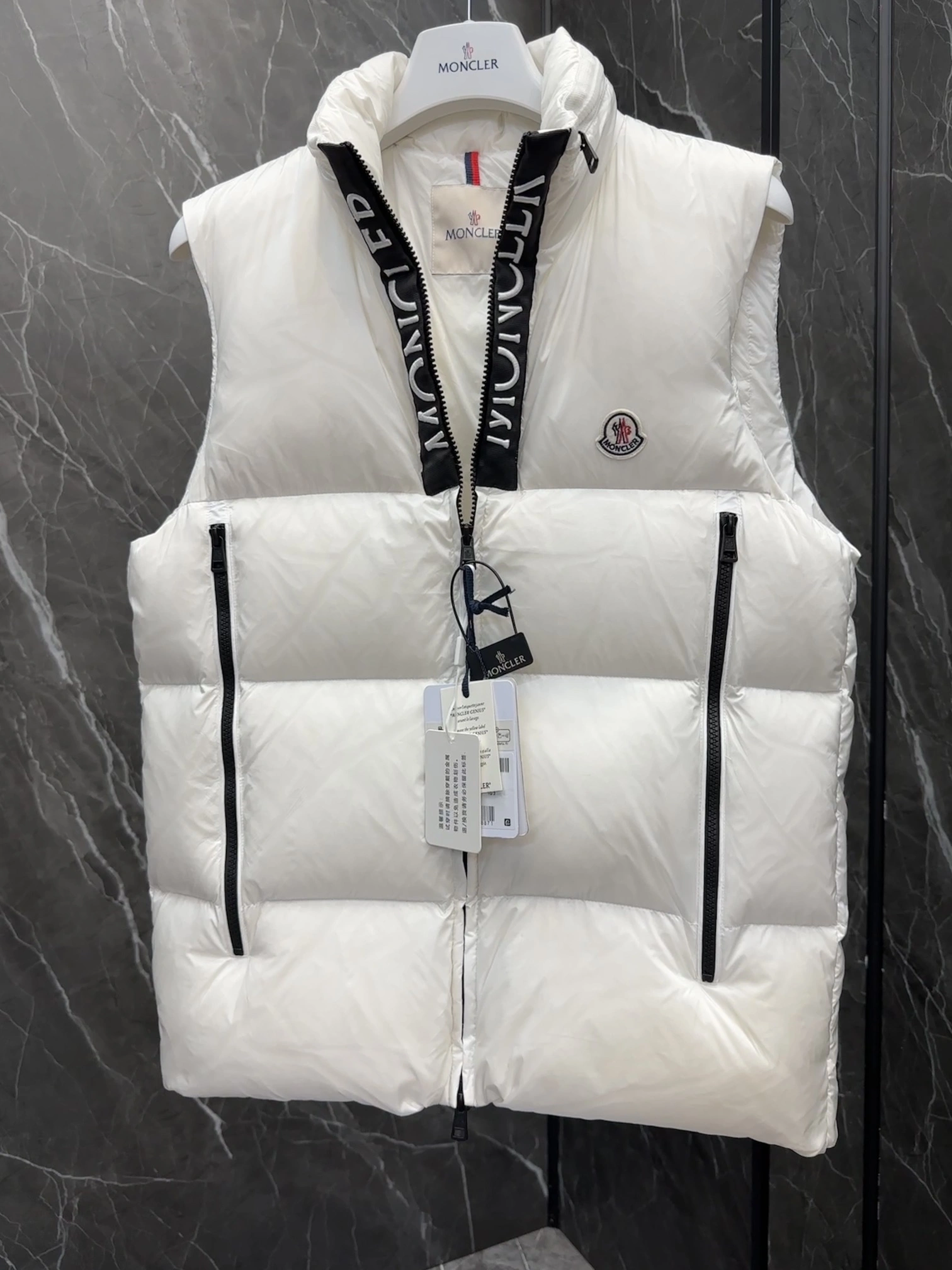 Moncler Down Jackets Timeless 146464