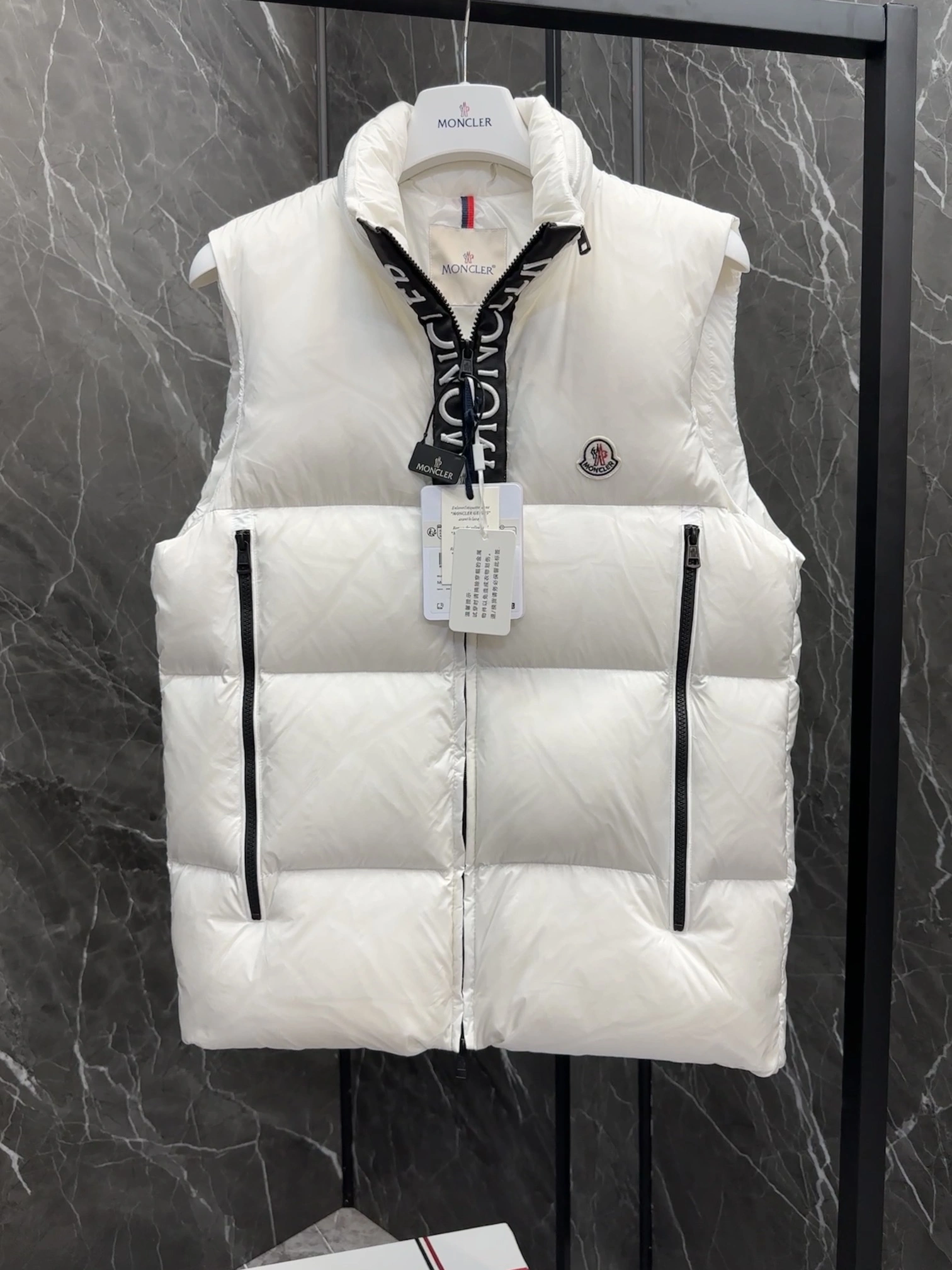 Moncler Down Jackets Timeless 146464