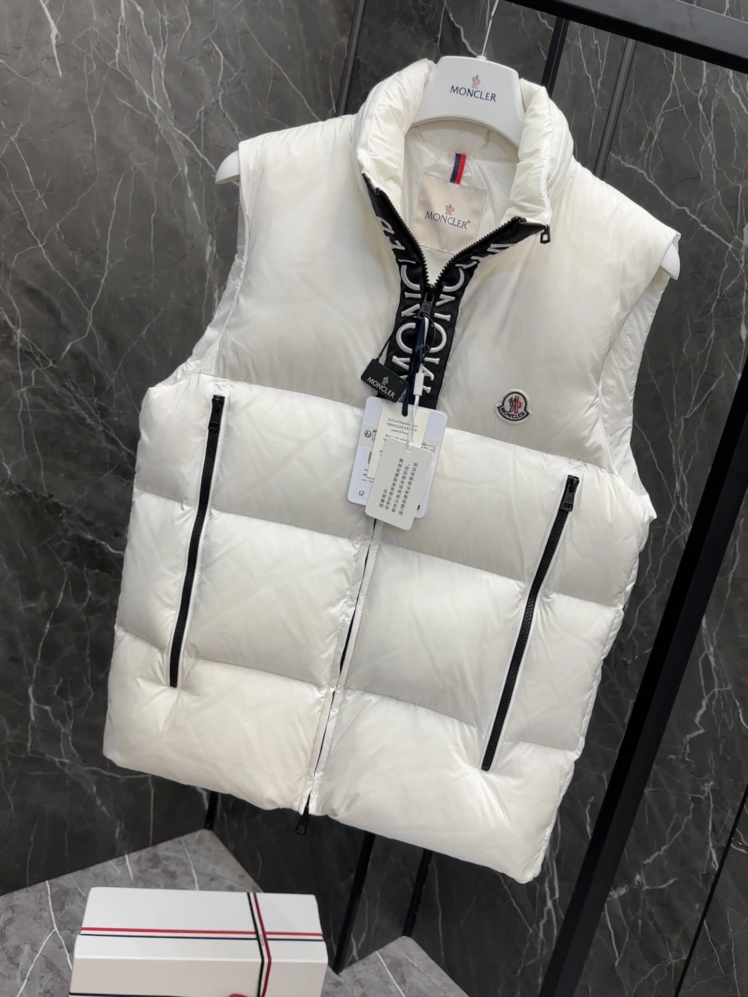 Moncler Down Jackets Timeless 146464