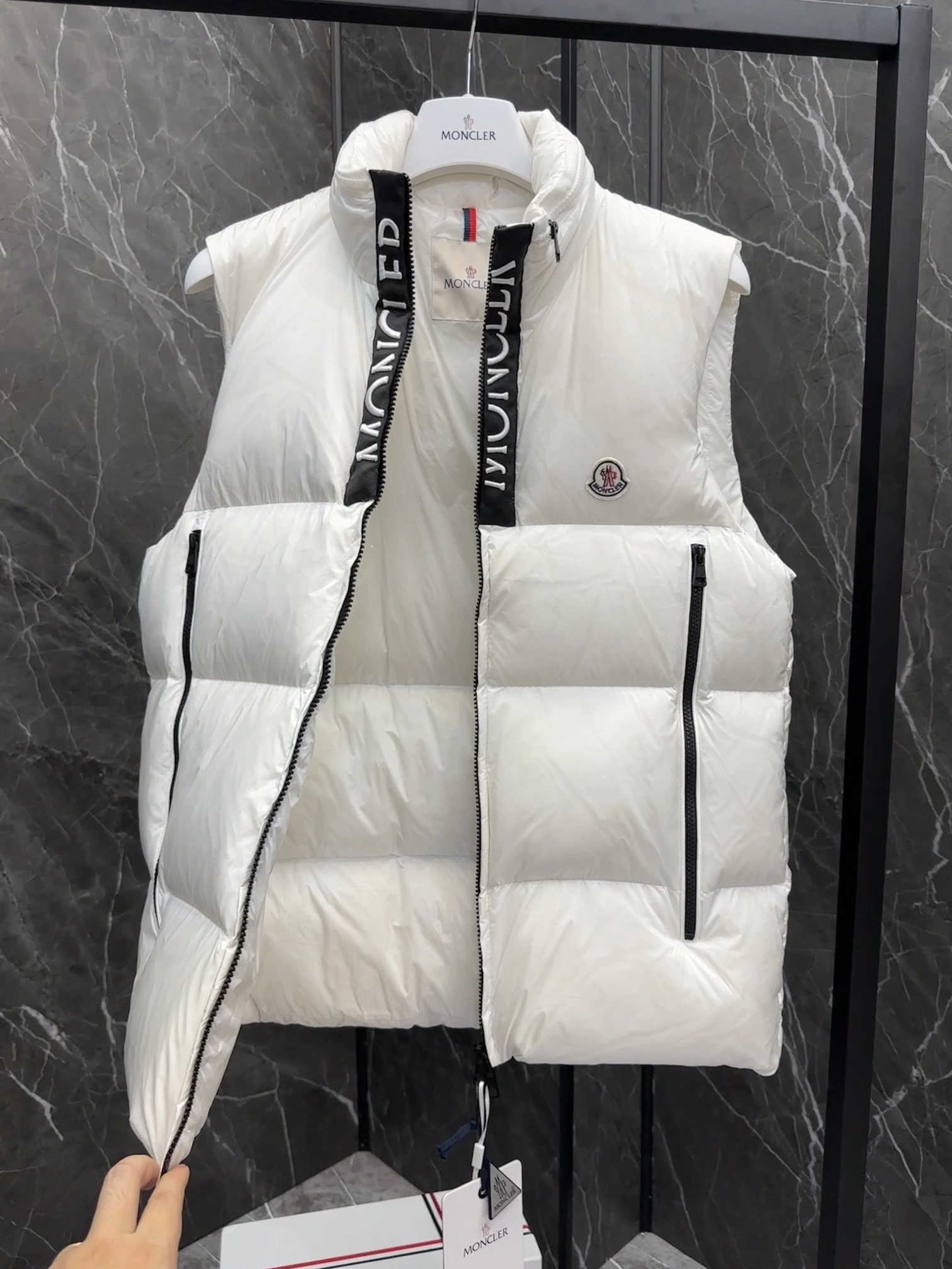 Moncler Down Jackets Timeless 146464