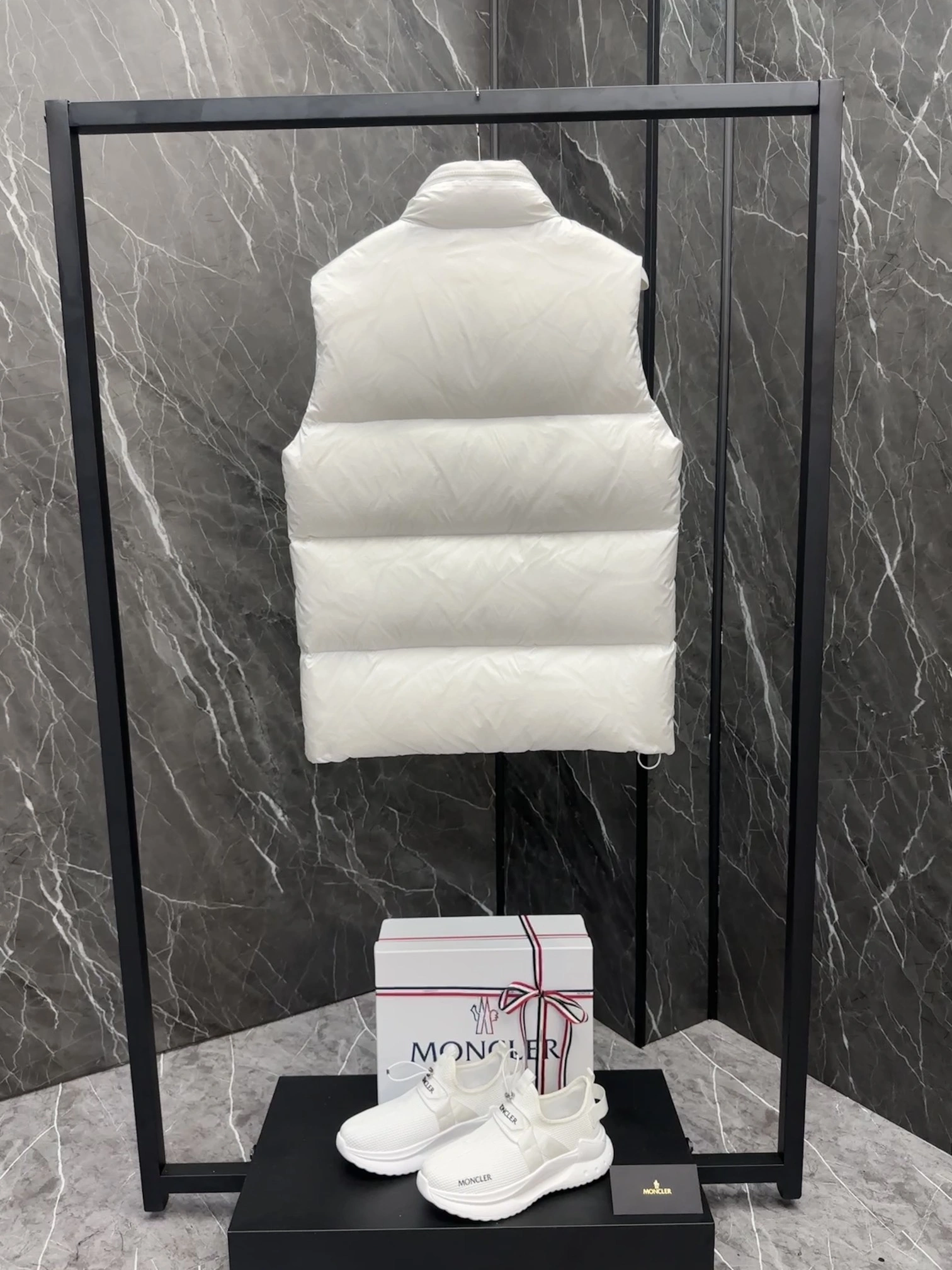Moncler Down Jackets Timeless 146464