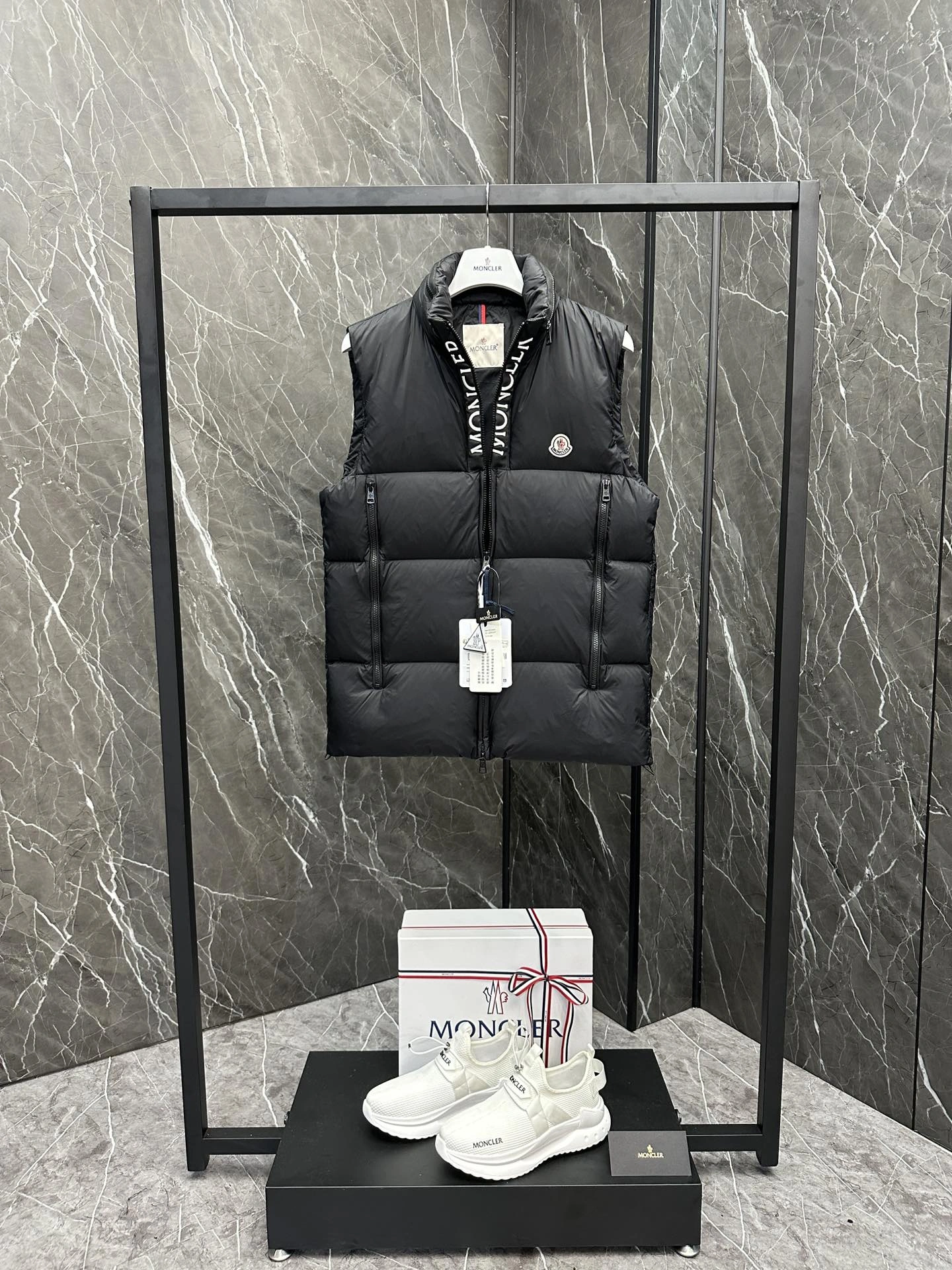 EasyCare Moncler Down Jackets 146452