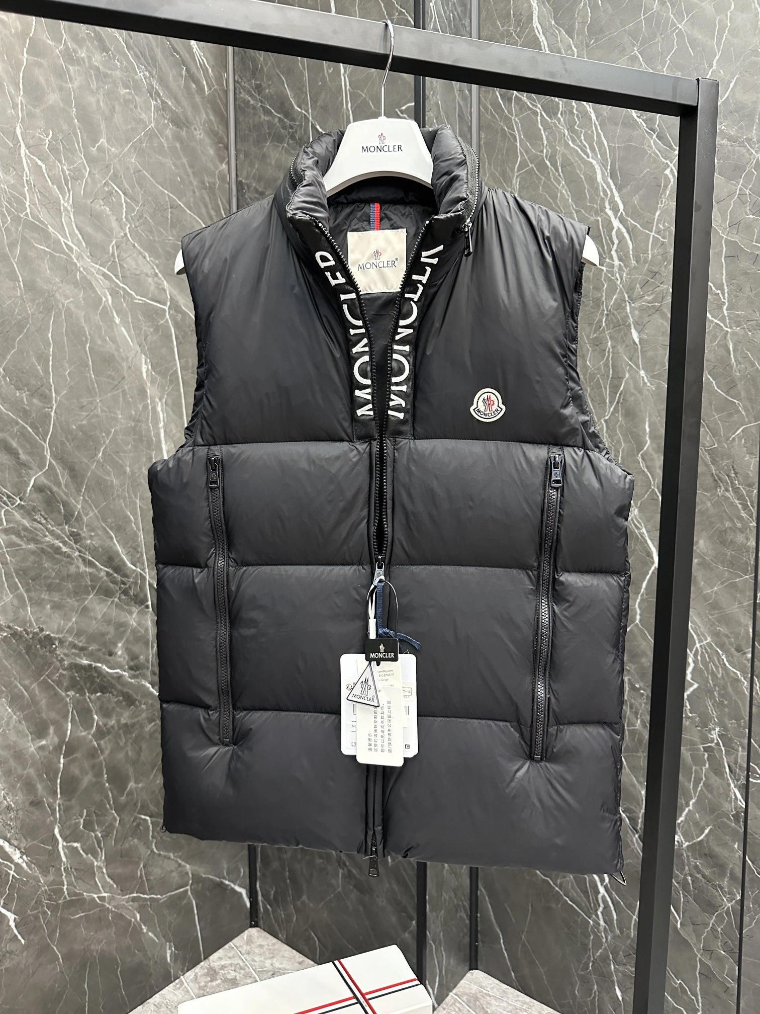 EasyCare Moncler Down Jackets 146452