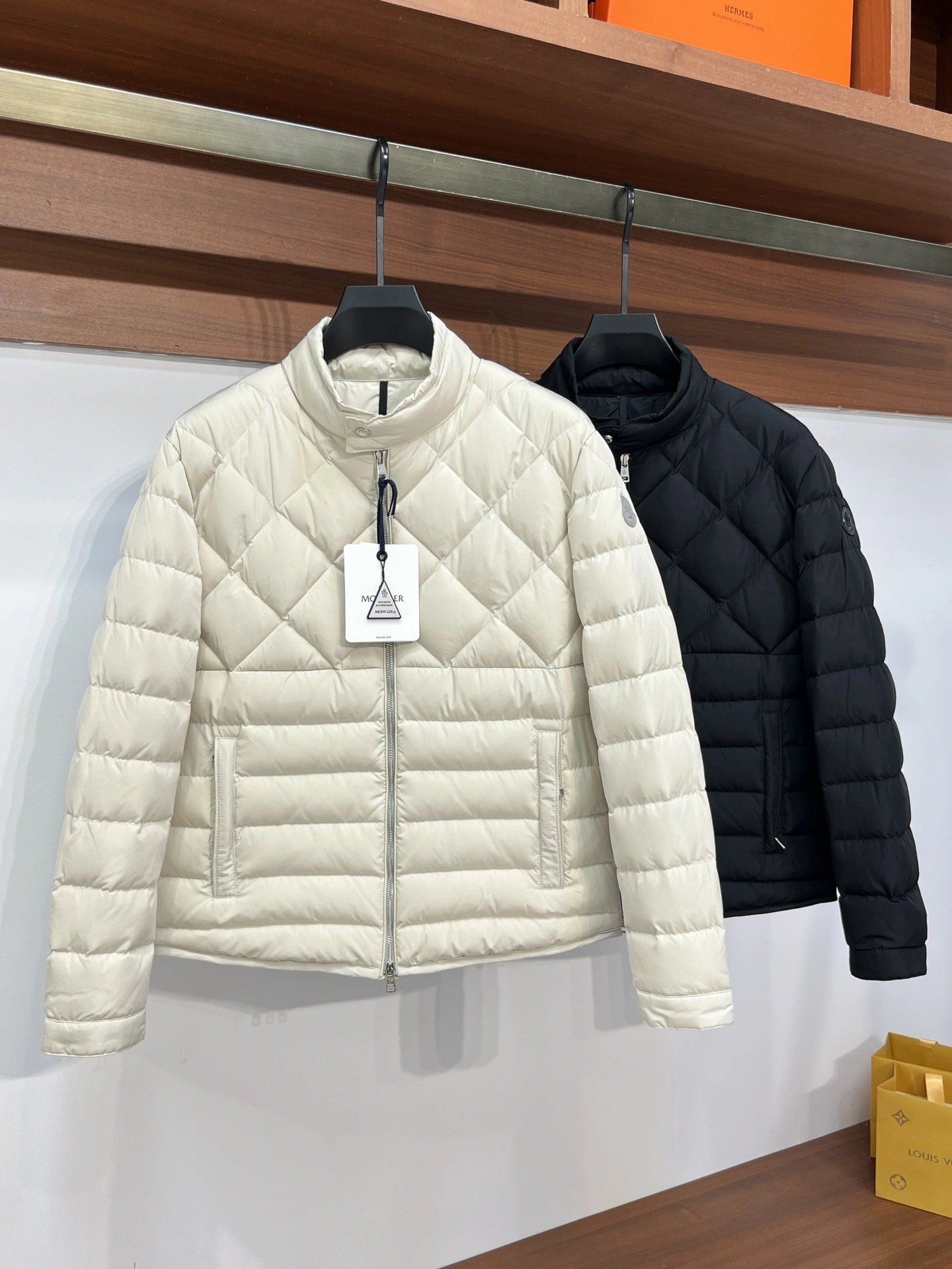 Moncler Down Jackets TimelessDesign 146435