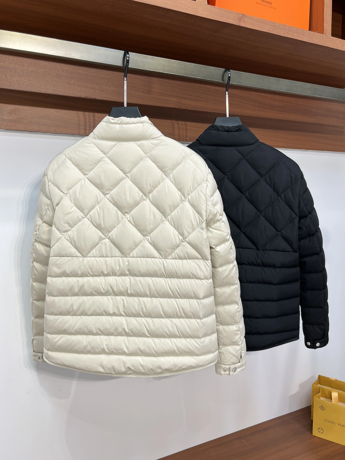 Moncler Down Jackets TimelessDesign 146435