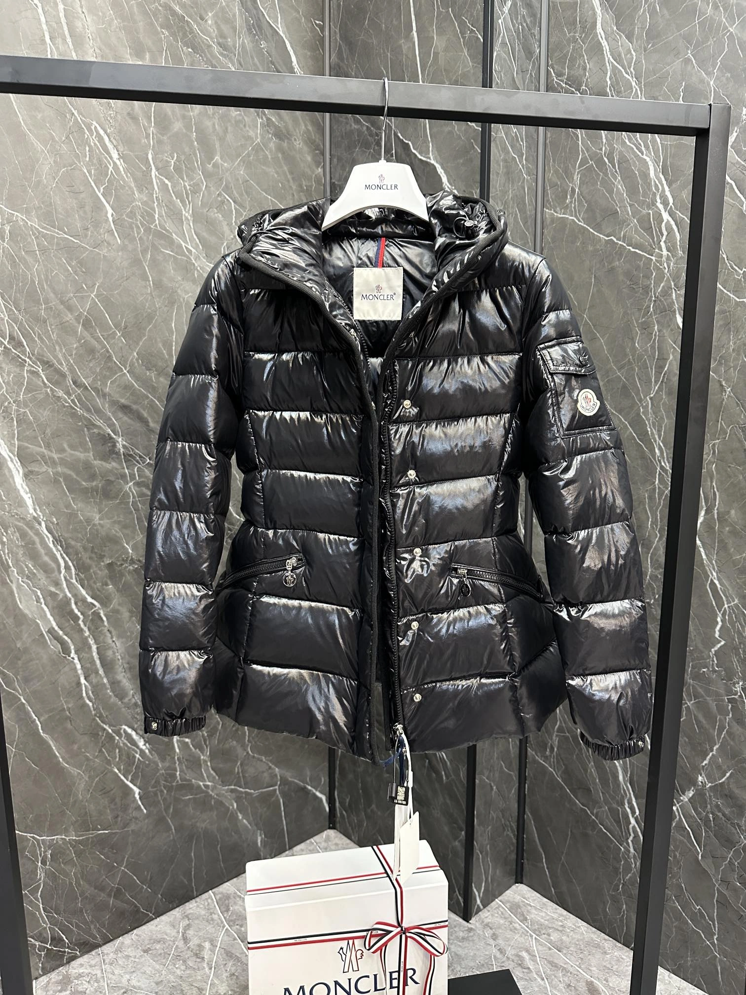 Sustainable Moncler Down Jackets 146434