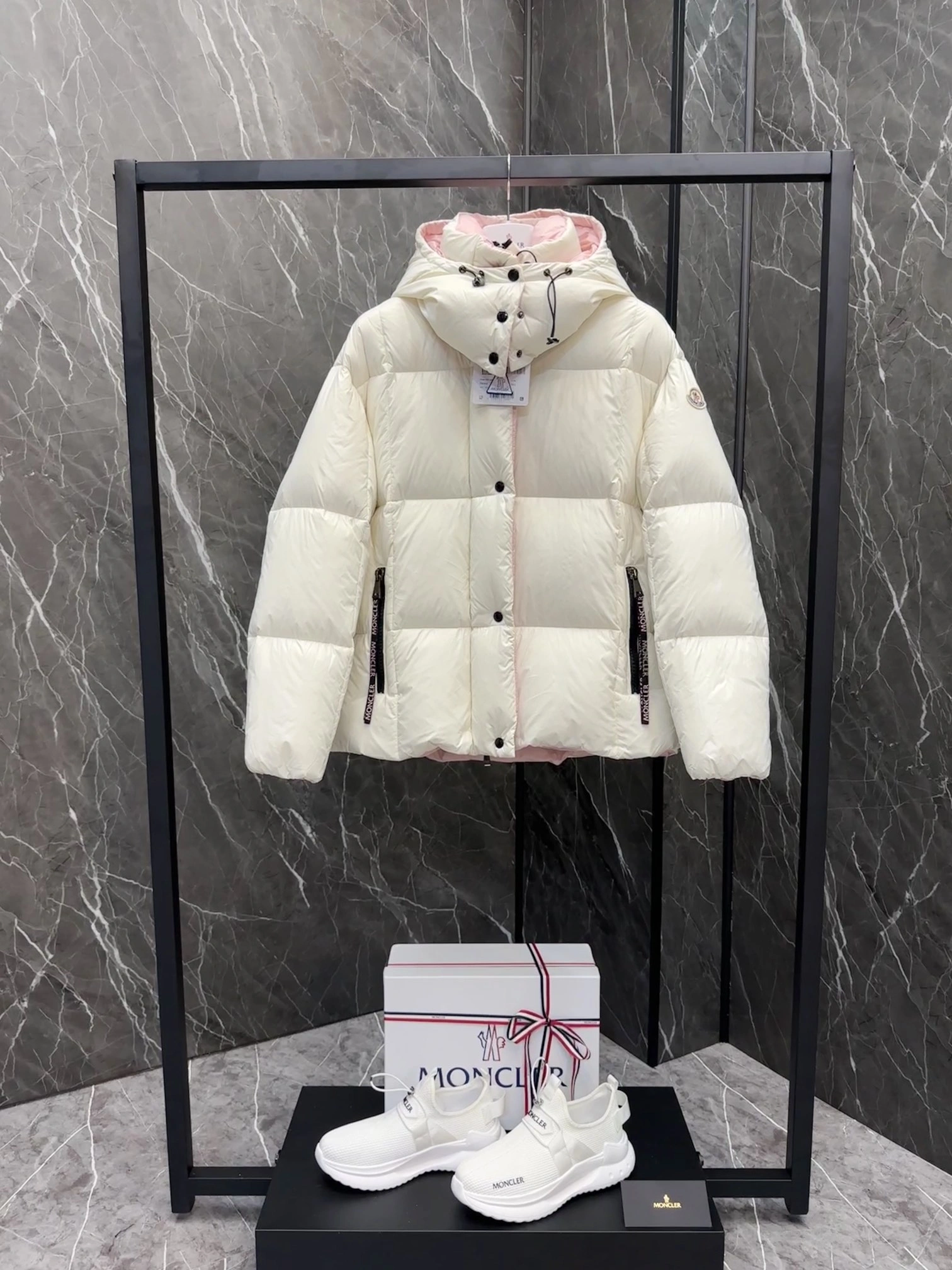 SoftTouch Moncler Down Jackets 146430