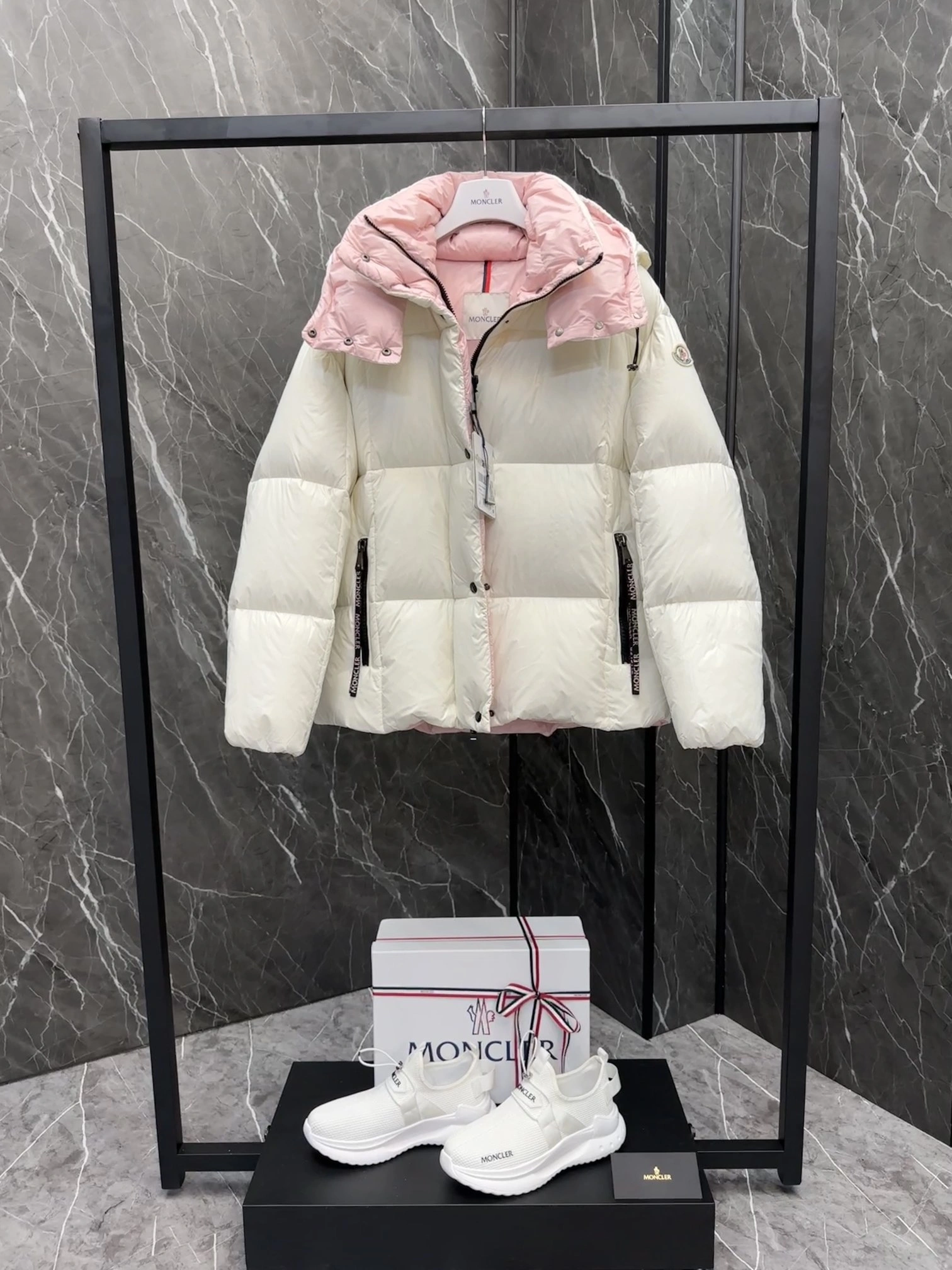 SoftTouch Moncler Down Jackets 146430