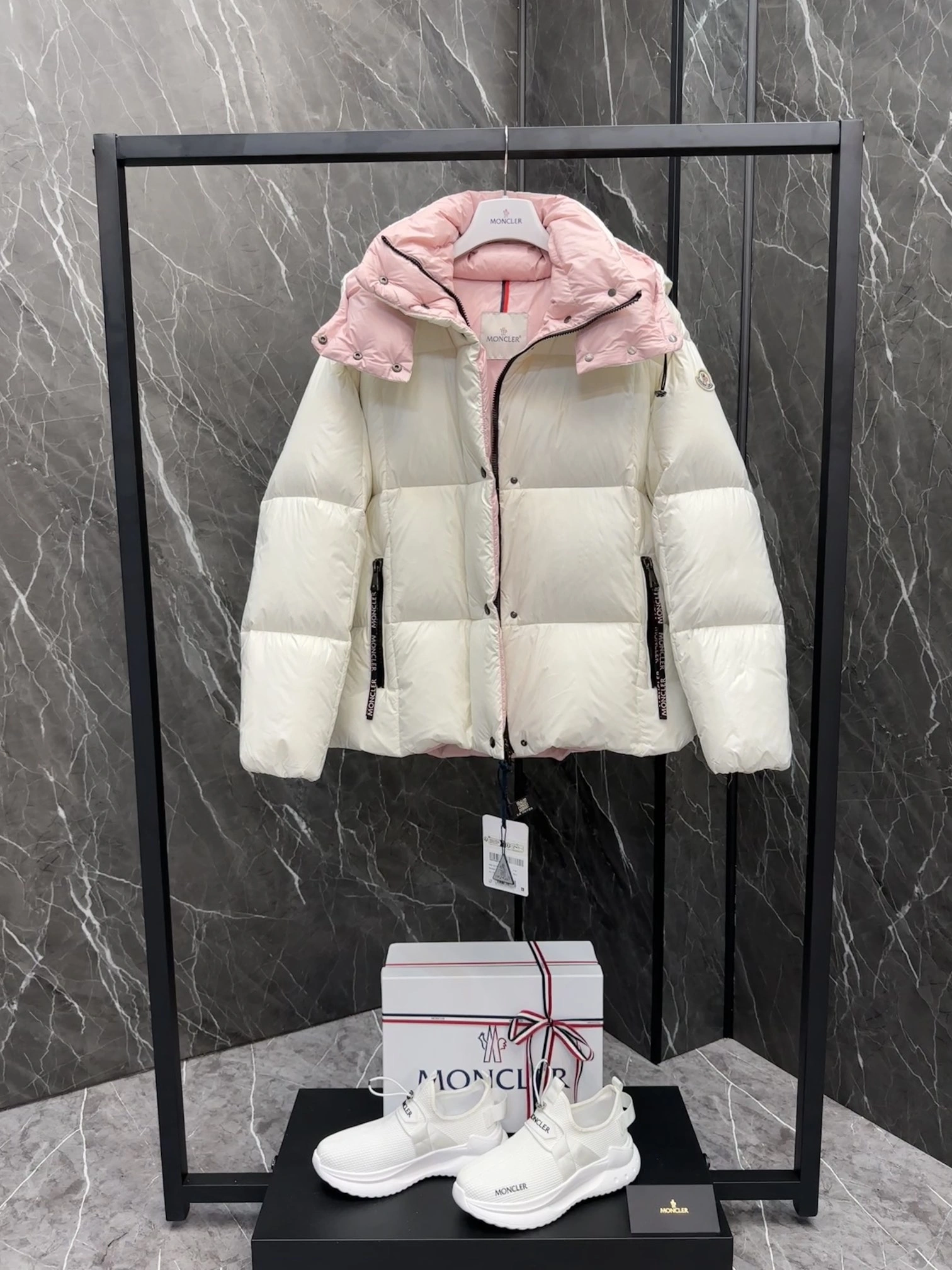 SoftTouch Moncler Down Jackets 146430