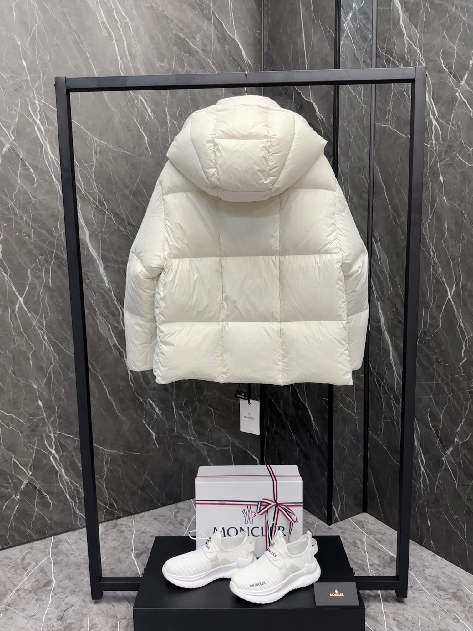 SoftTouch Moncler Down Jackets 146430