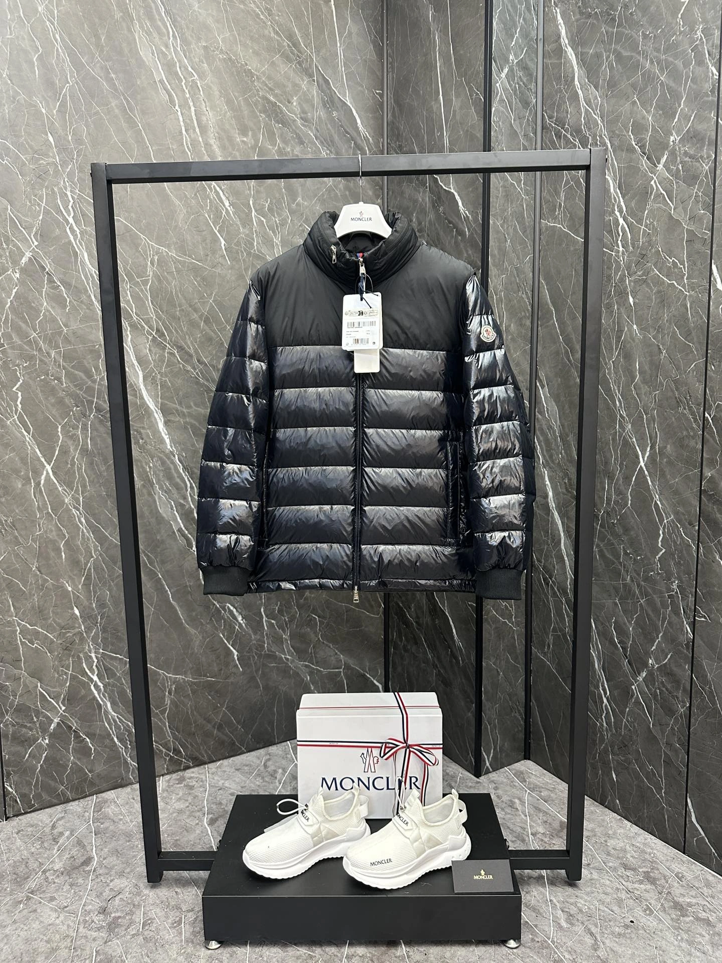 Moncler Down Jackets OnTrend 146428
