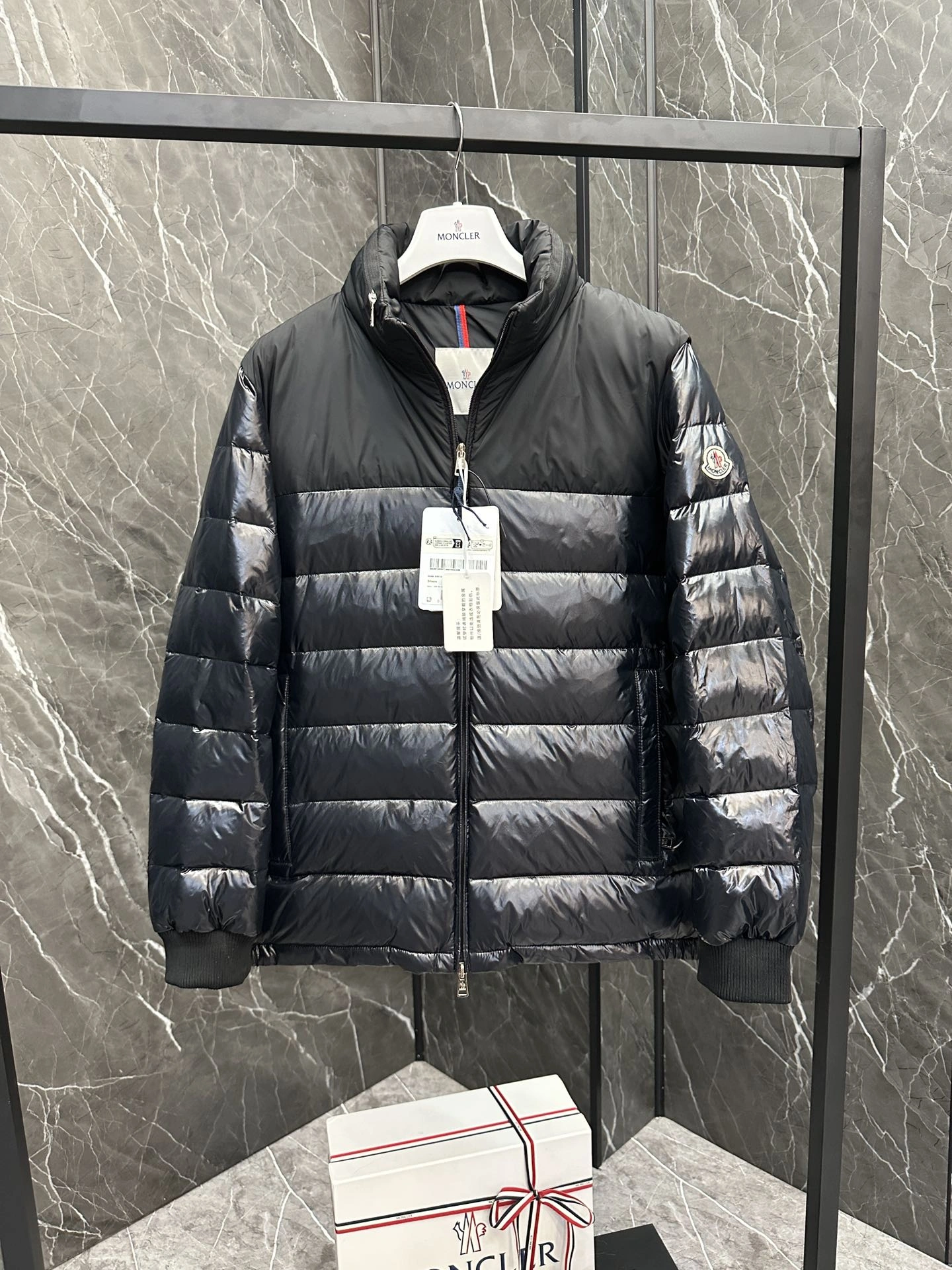 Moncler Down Jackets OnTrend 146428