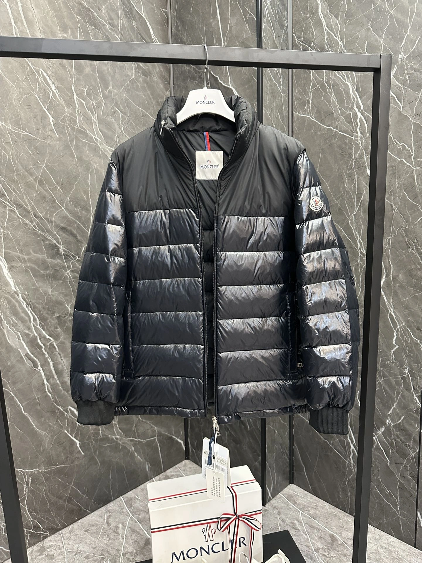 Moncler Down Jackets OnTrend 146428