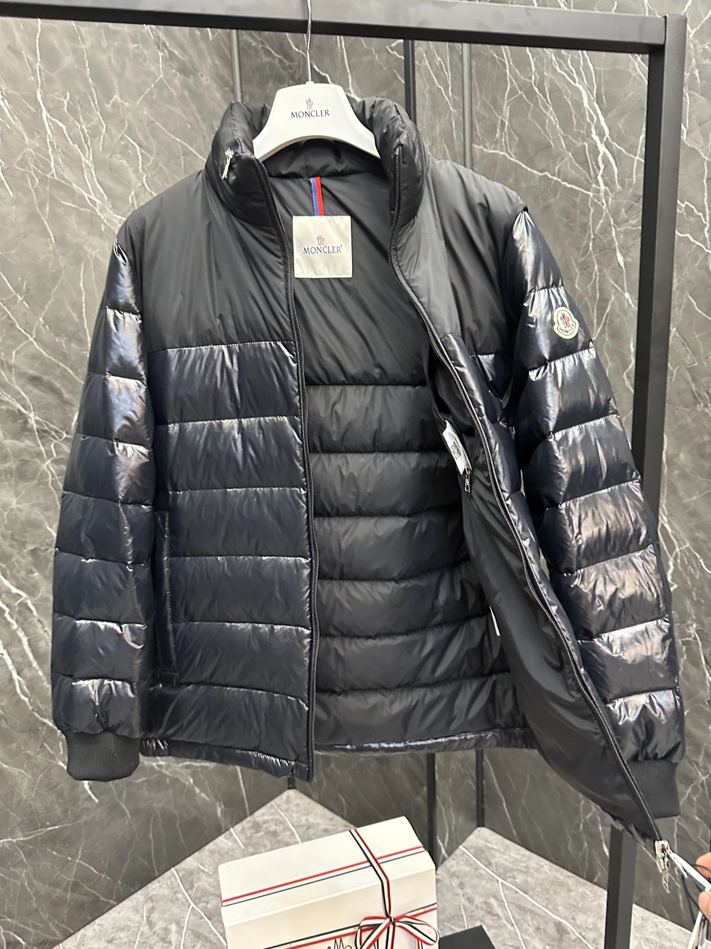 Moncler Down Jackets OnTrend 146428