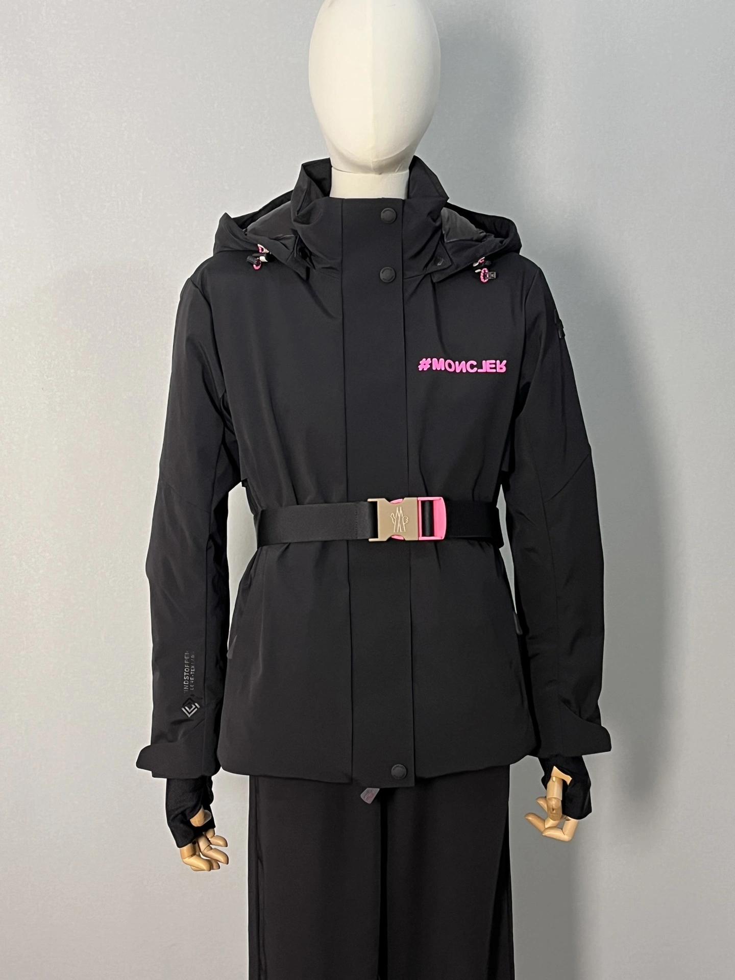 Moncler Down Jackets Refined 146410