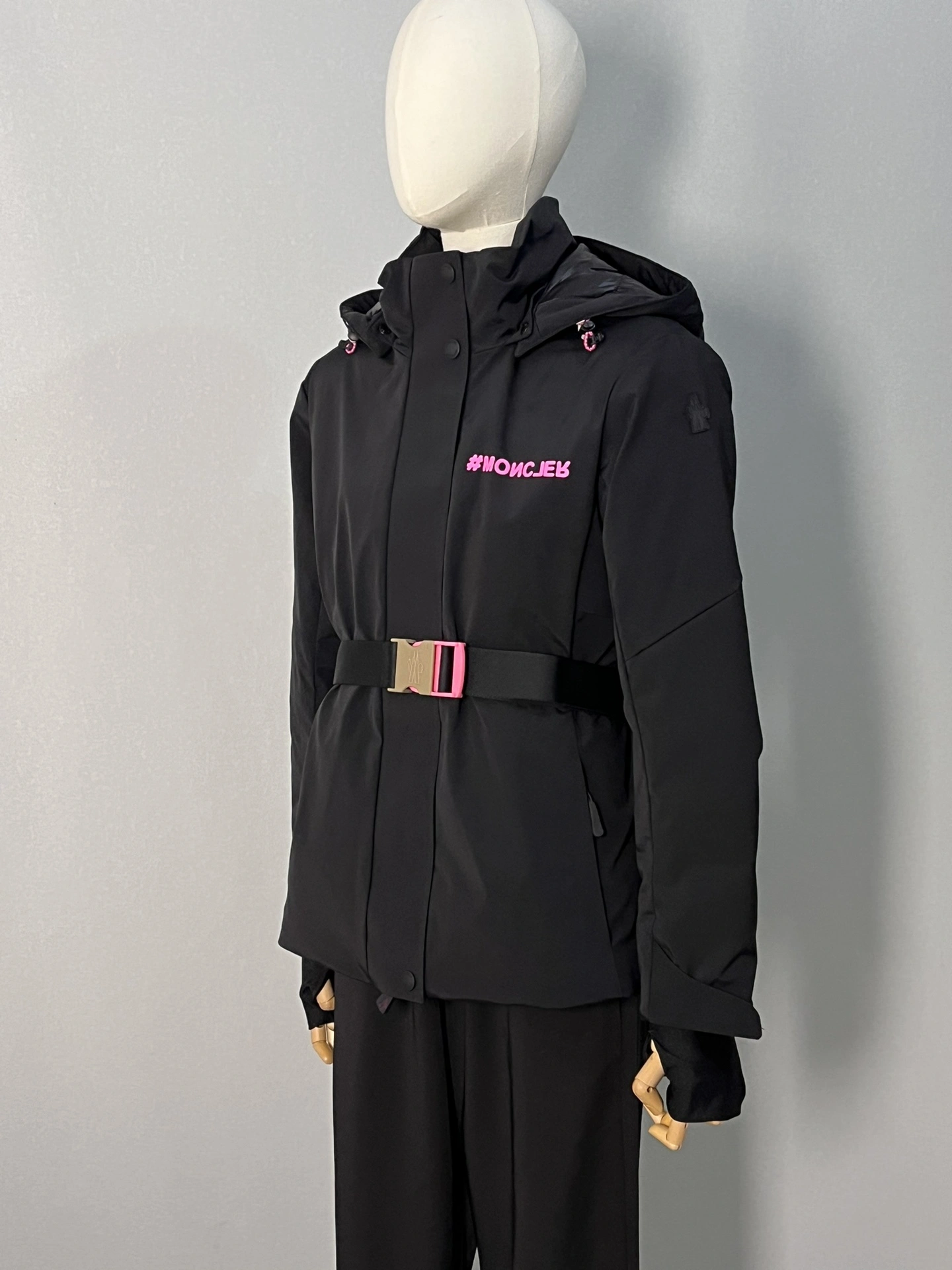 Moncler Down Jackets Refined 146410