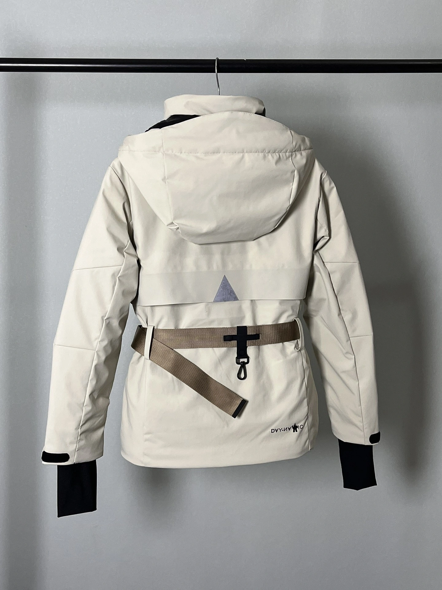 Seasonal Moncler Down Jackets 146409