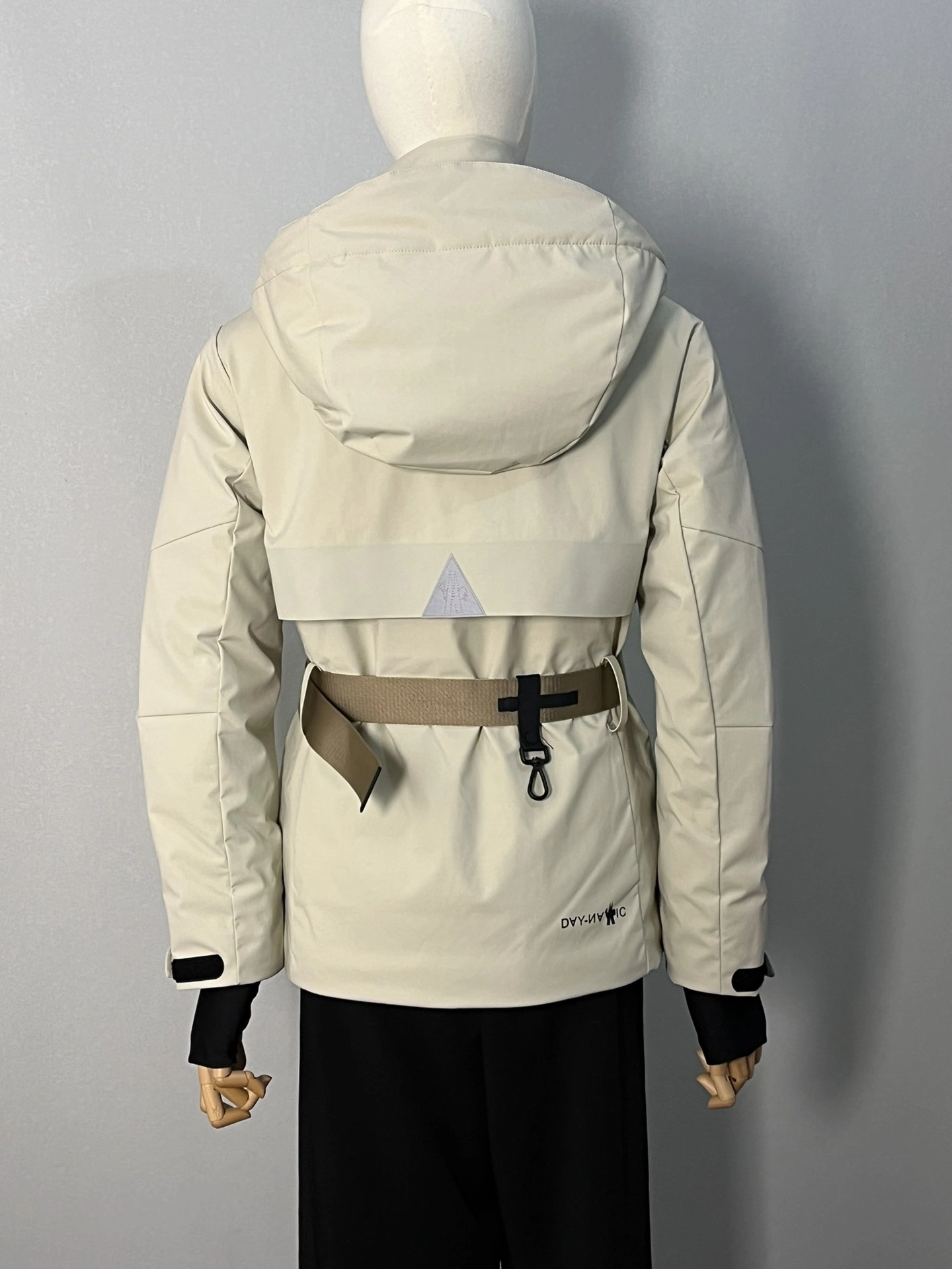 Seasonal Moncler Down Jackets 146409