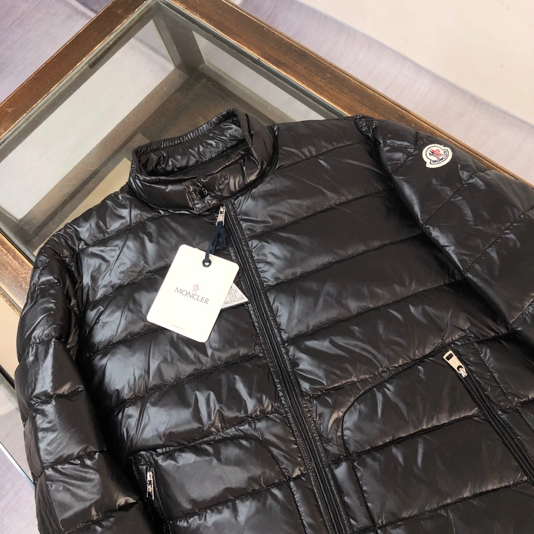 Moncler Down Jackets EyeCatching 146407
