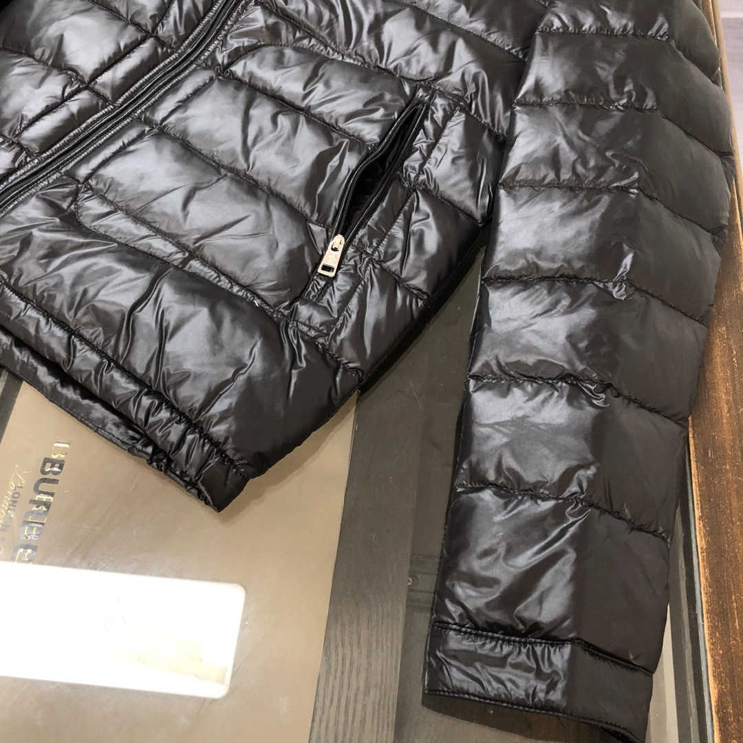 Moncler Down Jackets EyeCatching 146407
