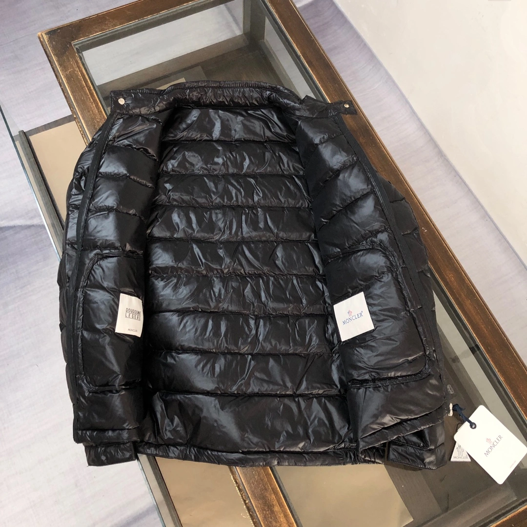 Moncler Down Jackets EyeCatching 146407