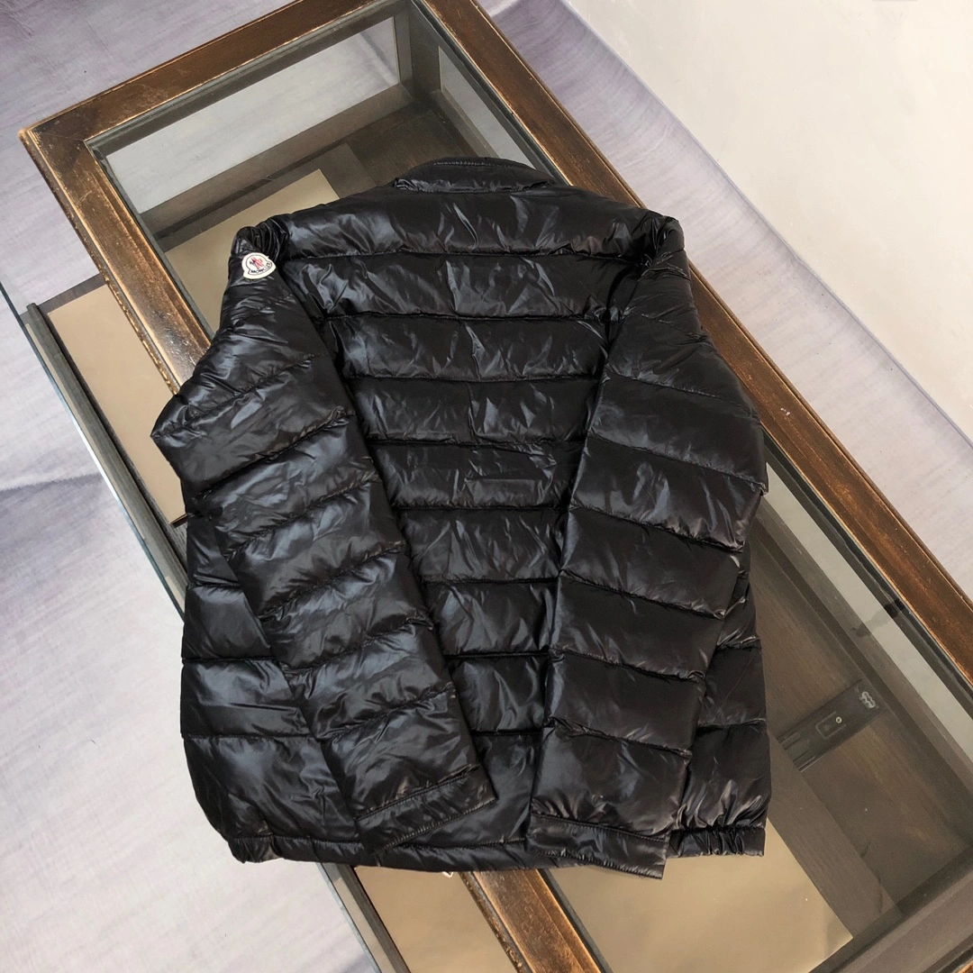 Moncler Down Jackets EyeCatching 146407