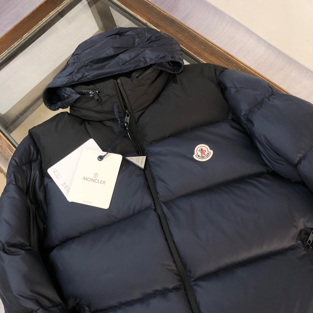 Moncler Down Jackets Stylish 146421