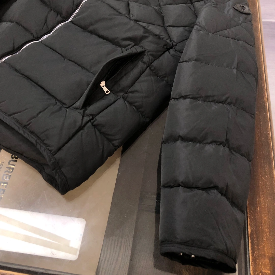 Lightweight Moncler Down Jackets 146437
