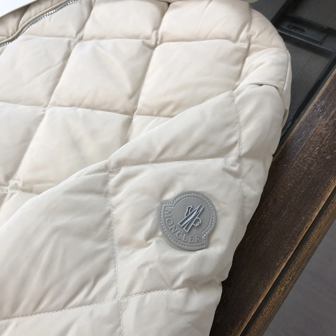 Moncler Down Jackets Classic 146417