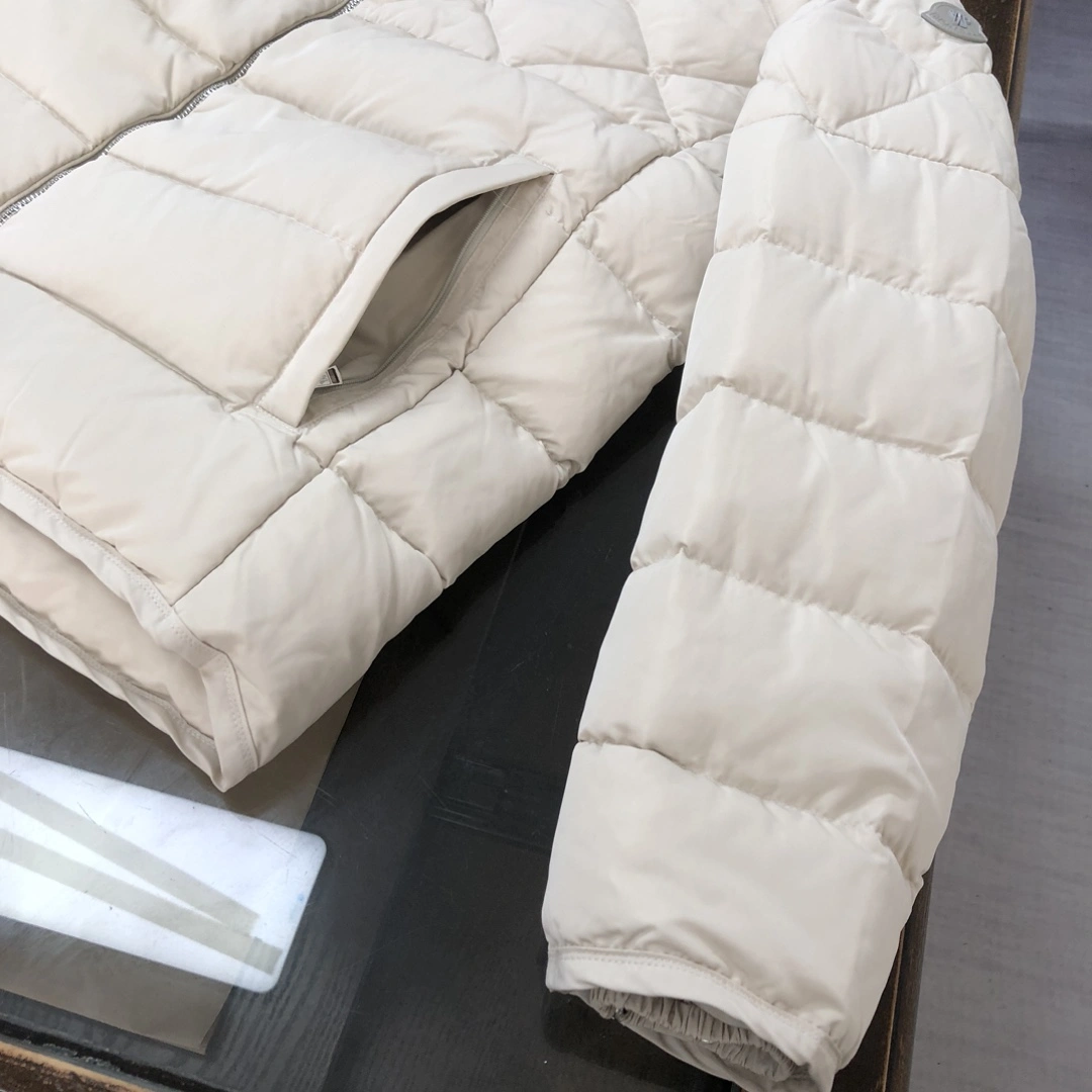 Moncler Down Jackets Classic 146417