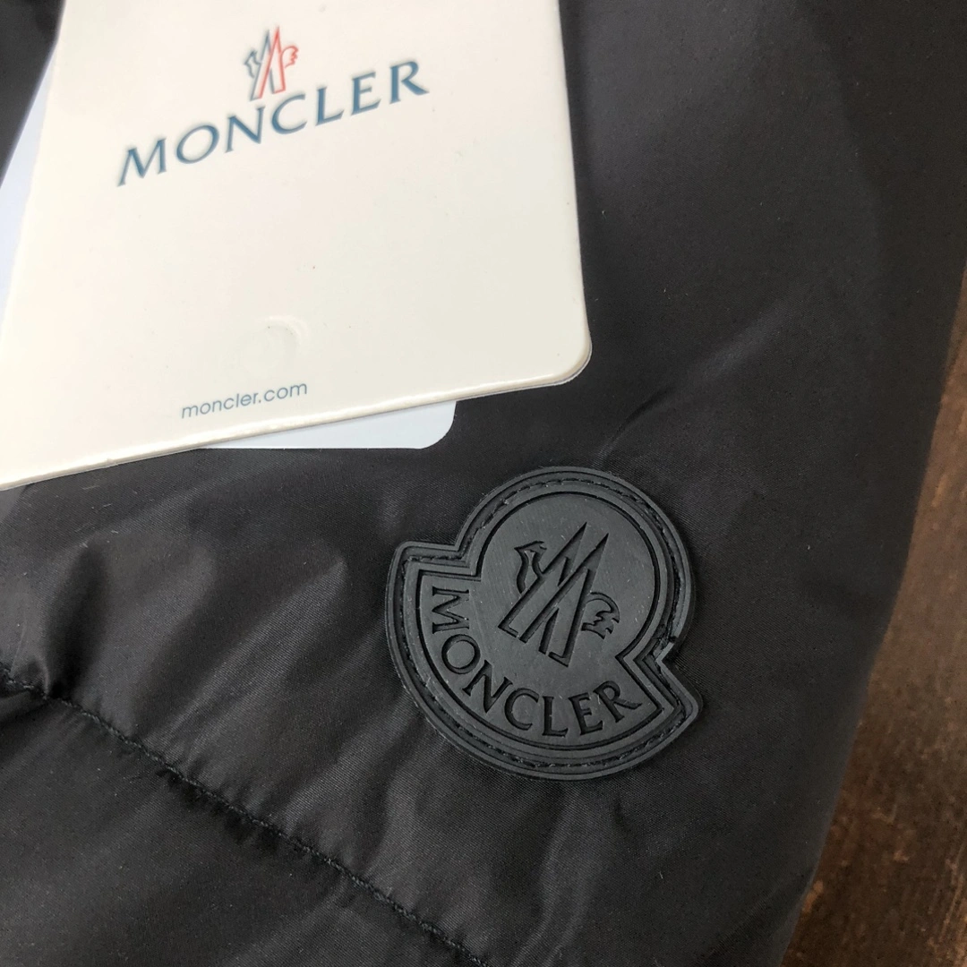 MultiPurpose Moncler Down Jackets 146404