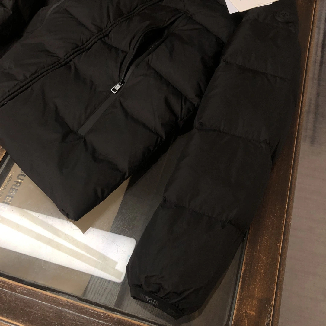 MultiPurpose Moncler Down Jackets 146404