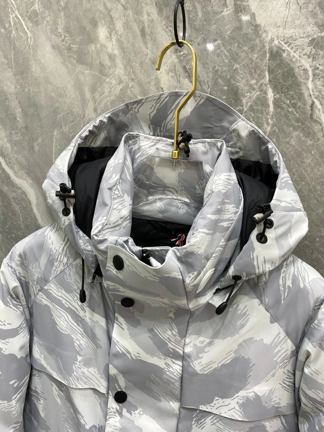 Moncler Down Jackets Fashionable 146411