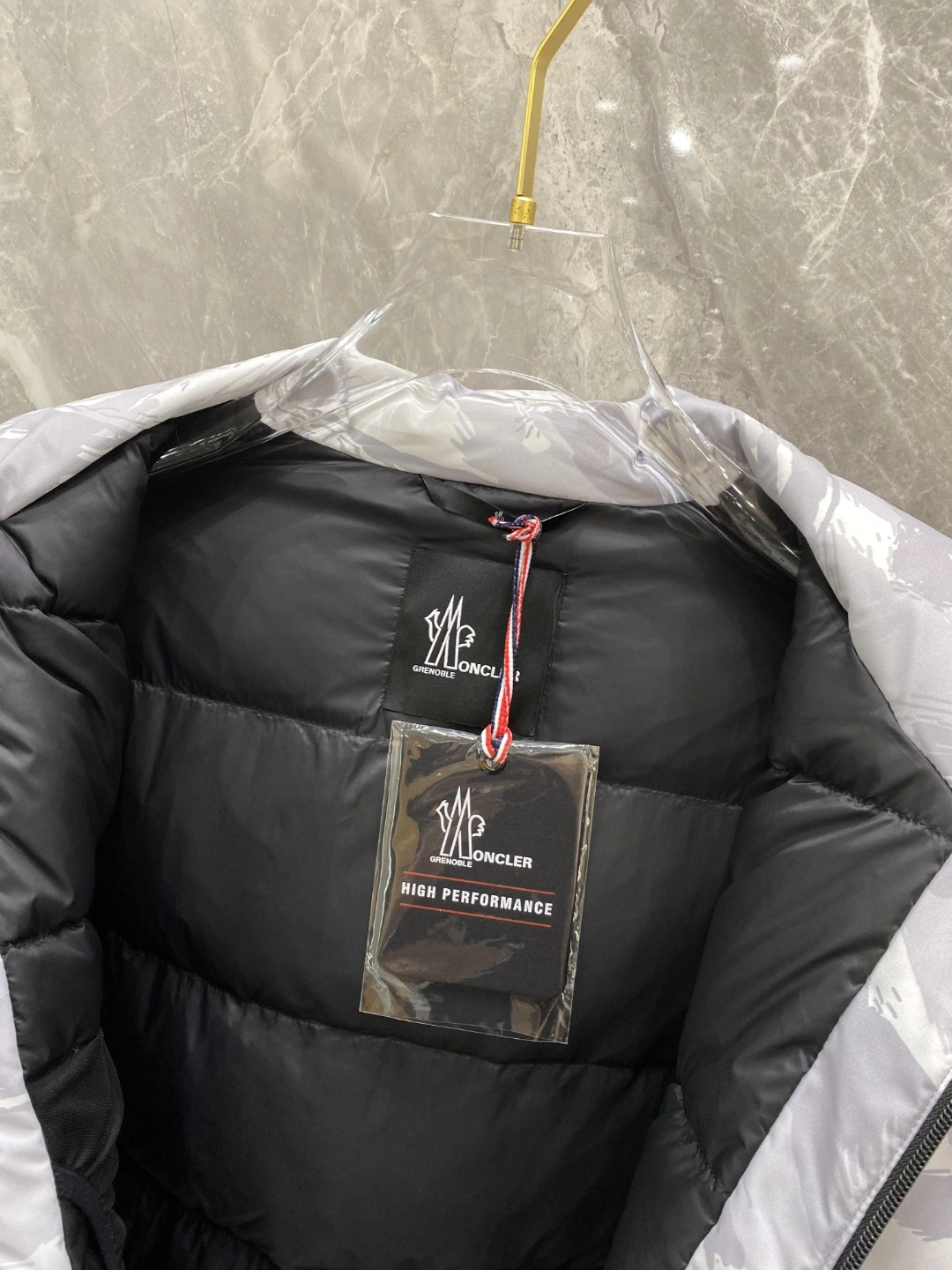 Moncler Down Jackets Fashionable 146411