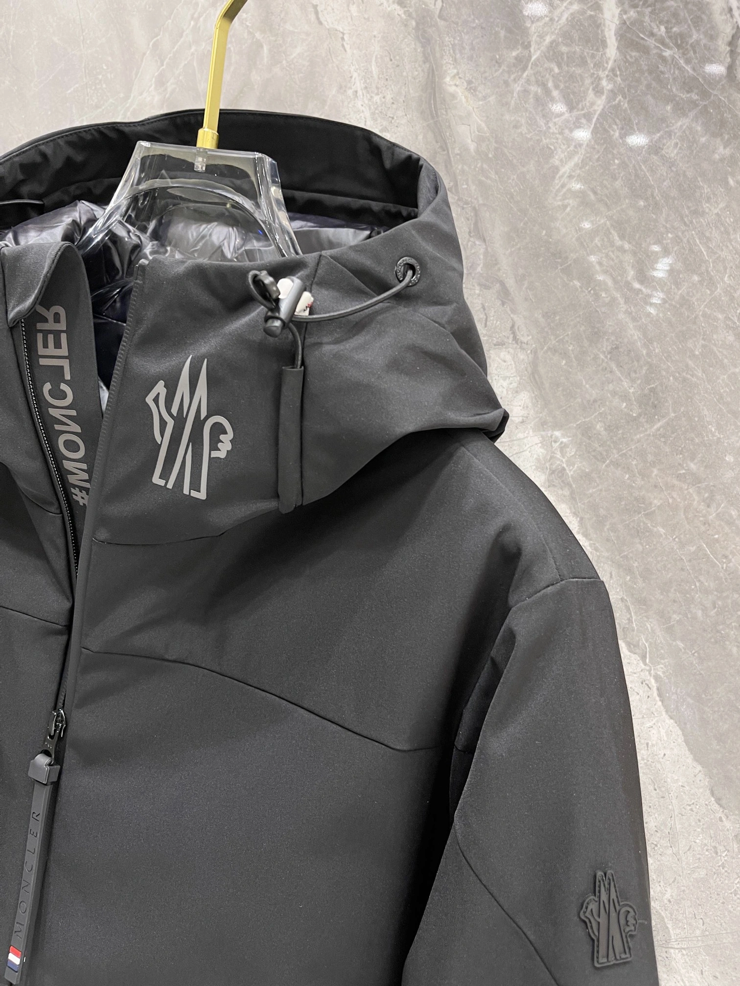 EyeCatching Moncler Down Jackets 146398
