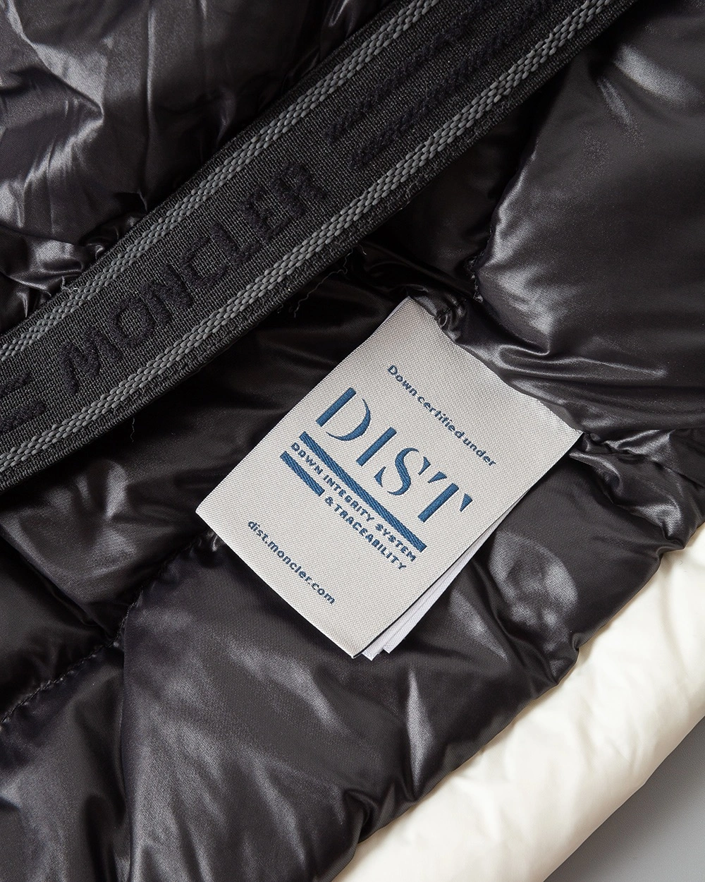 TravelReady Moncler Down Jackets 146394