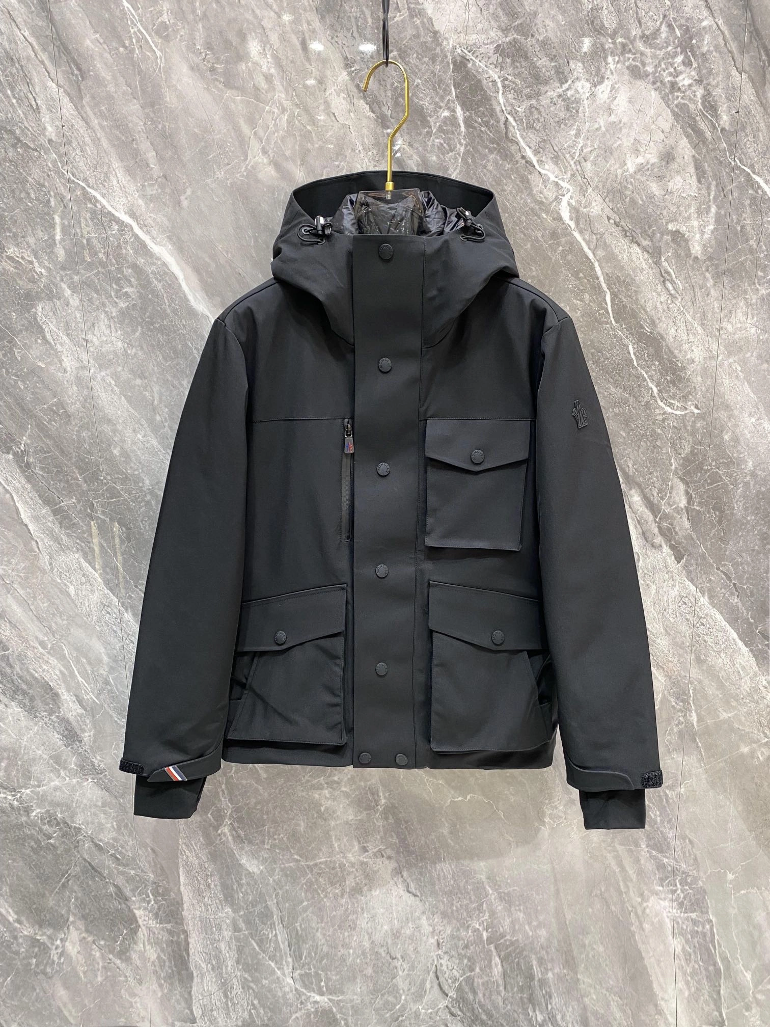Moncler Down Jackets WellDesigned 146395