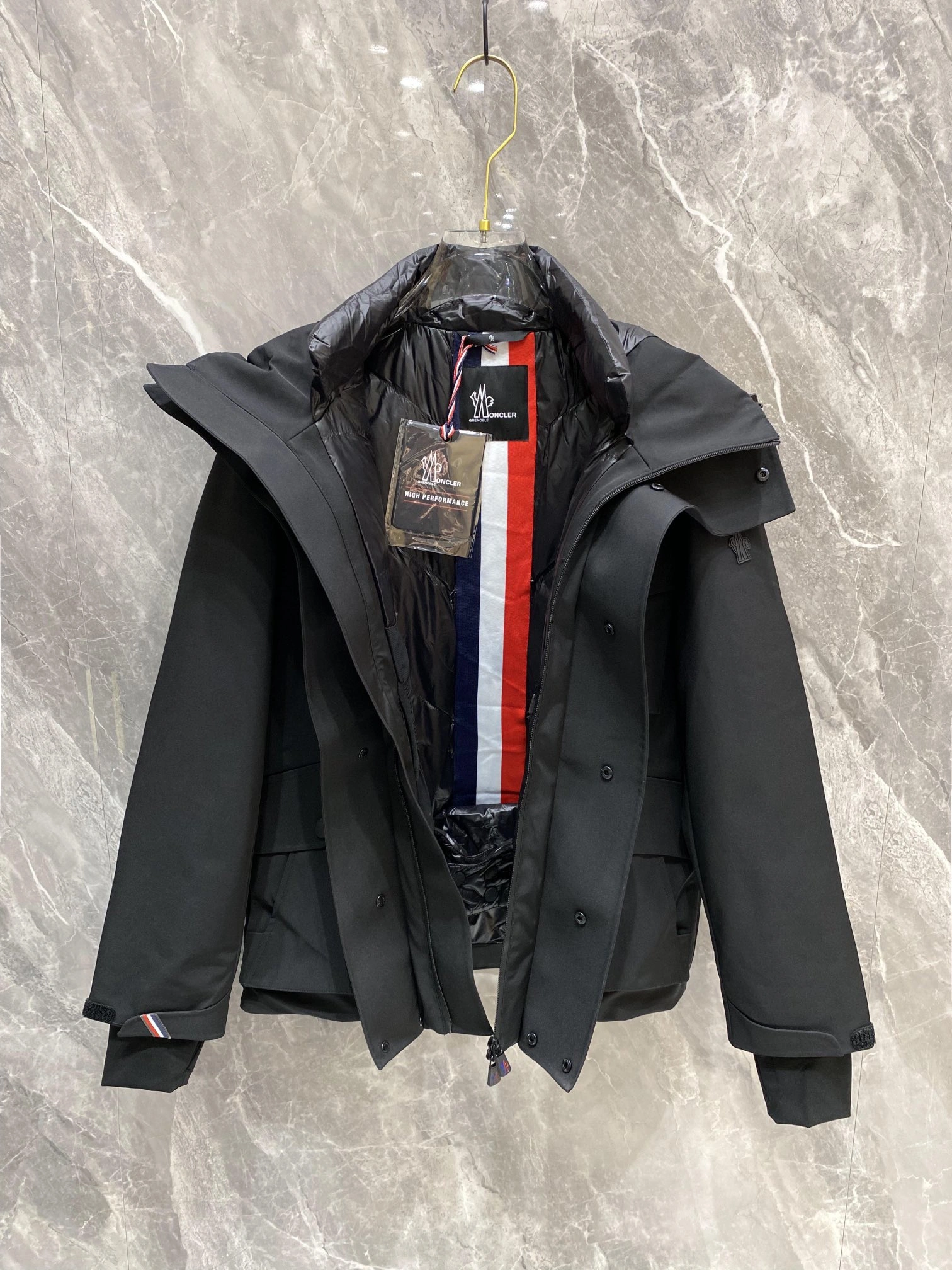 Moncler Down Jackets WellDesigned 146395