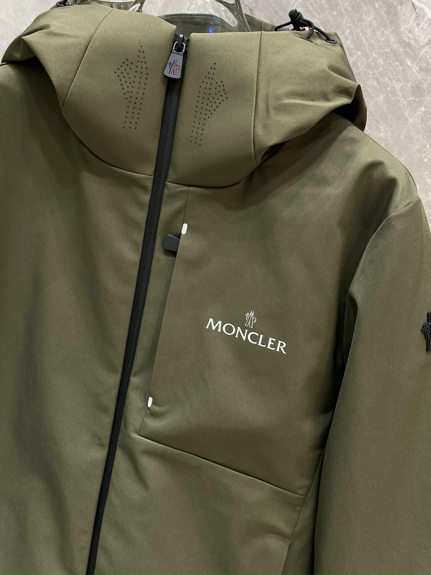 Moncler Down Jackets Tailored 146393